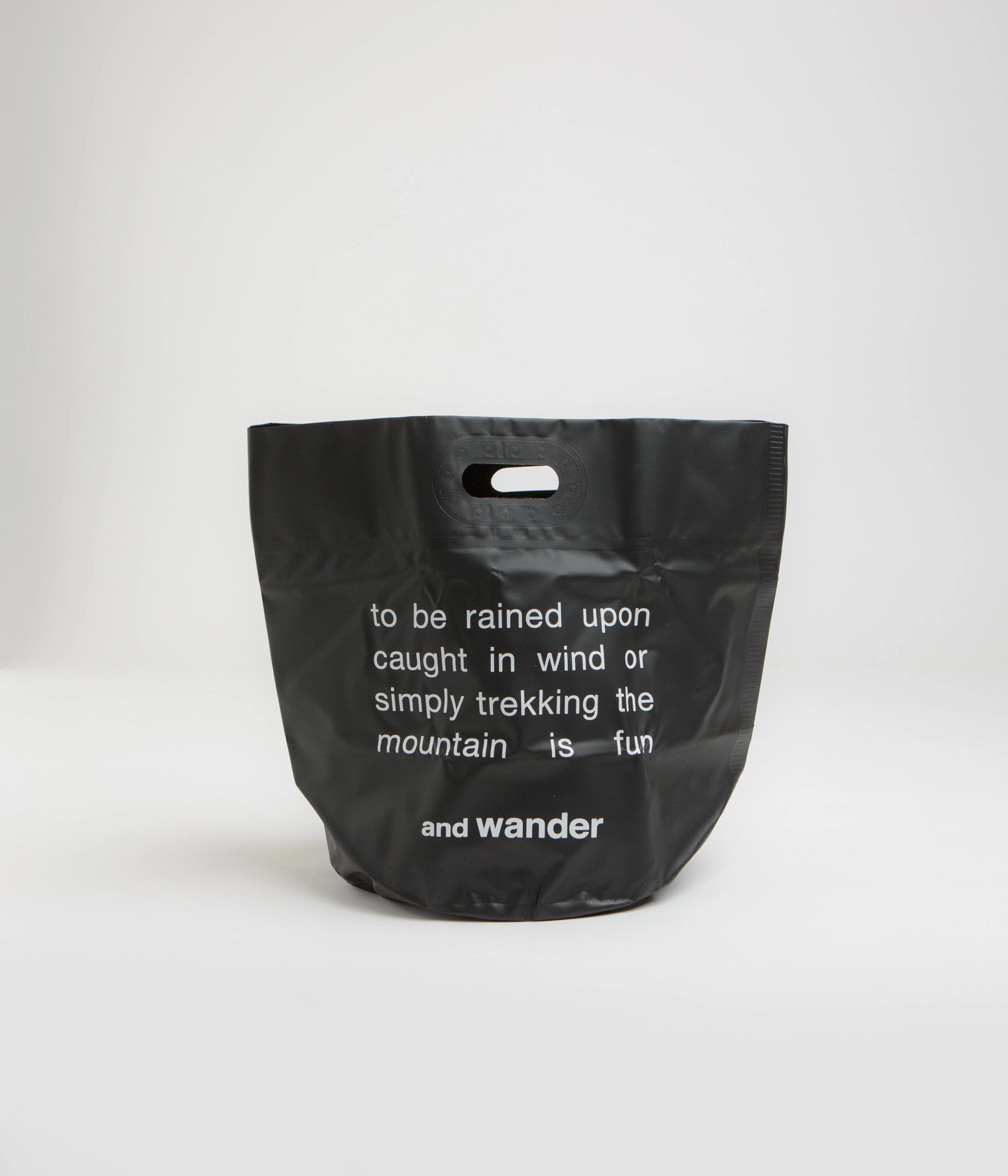 and wander 35L Storage Bucket - Black - Image 2