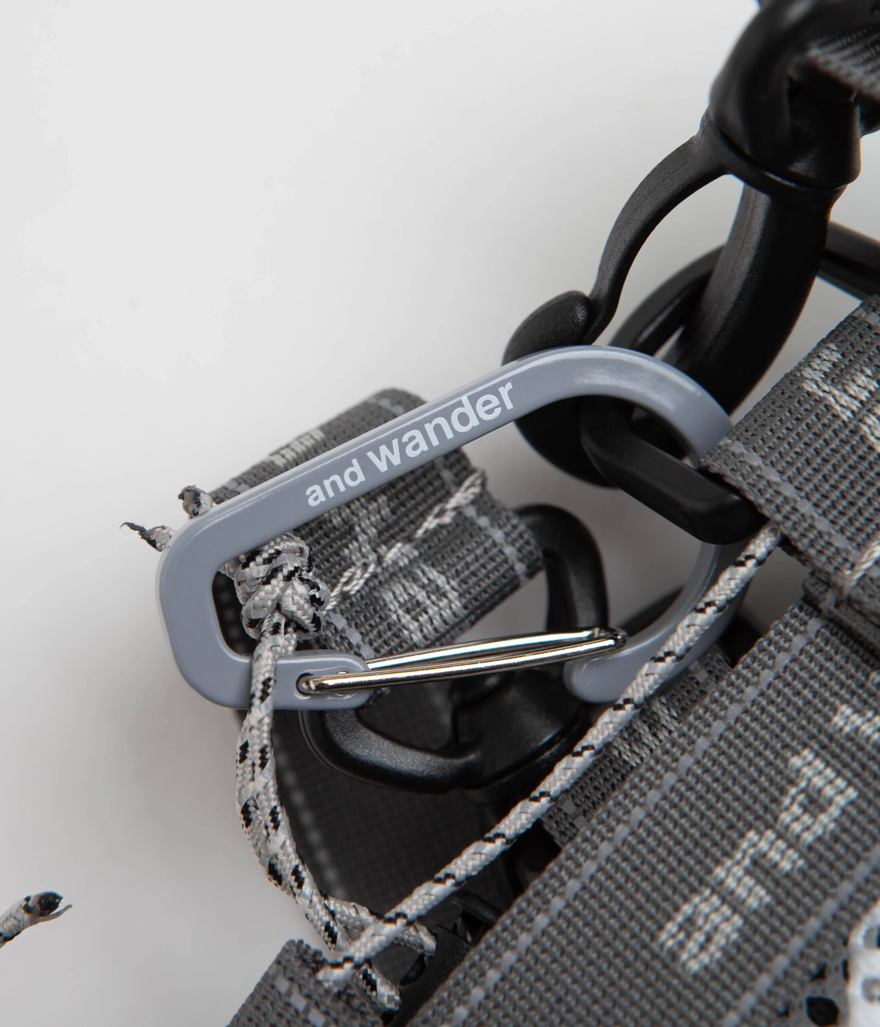 and wander JQ Tape Bottle Holder - Grey - Image 4