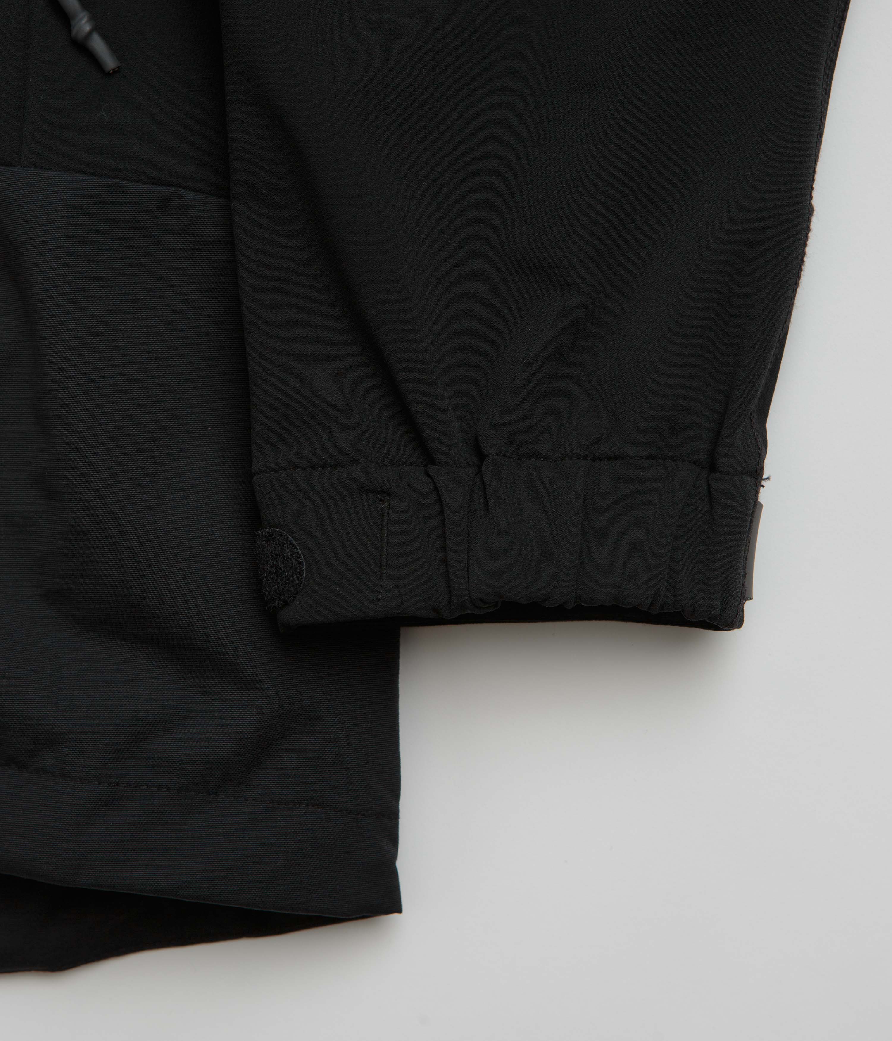 and wander Stretch Shell Jacket - Black - Image 11