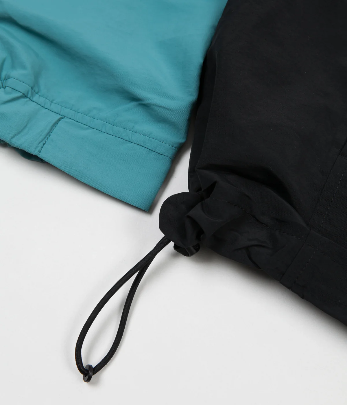 Carhartt Nimbus Two Tone Pullover Jacket - Soft Teal / Black - Image 3