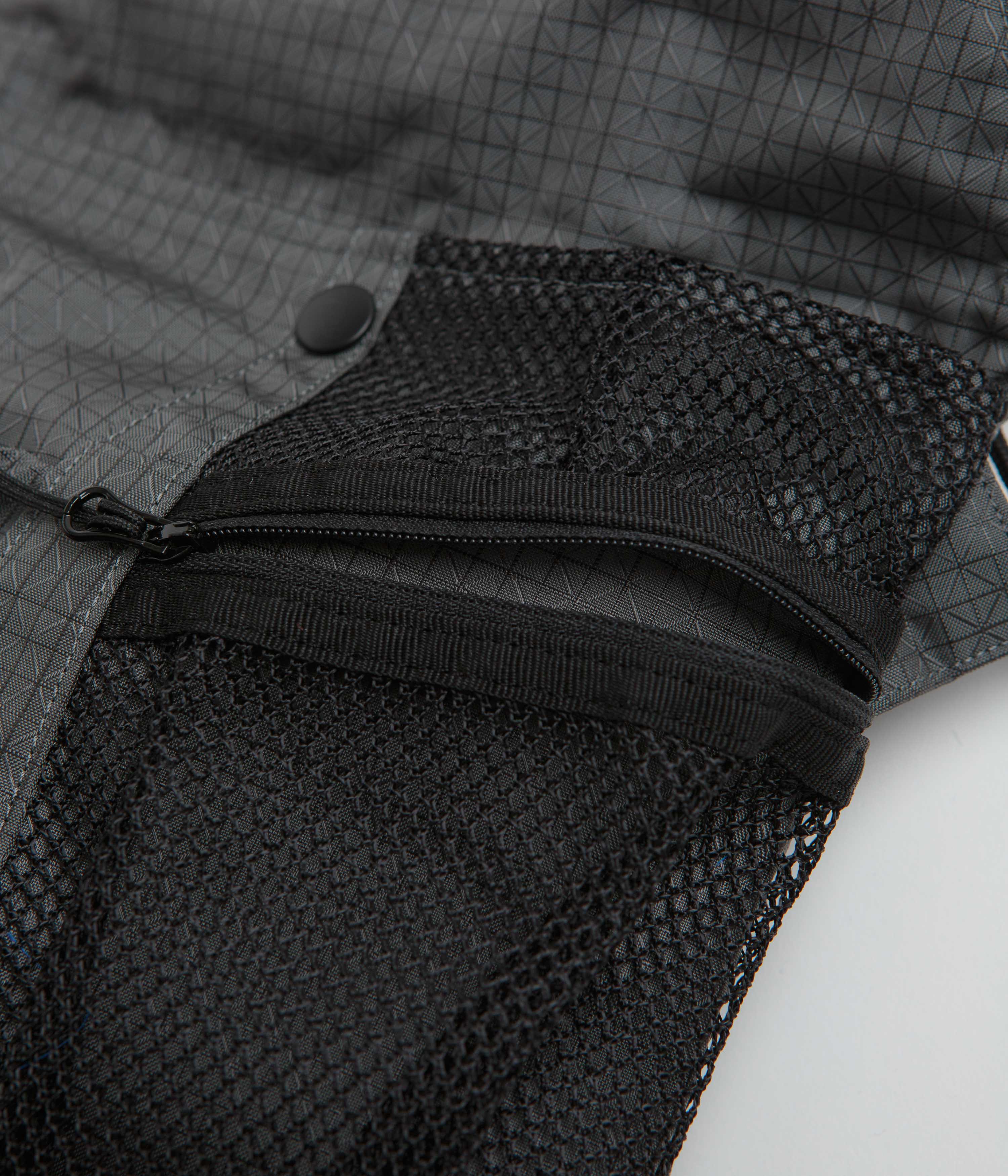 Cayl Seorak 5 B-Grid Mesh Bag - Grey - Image 5