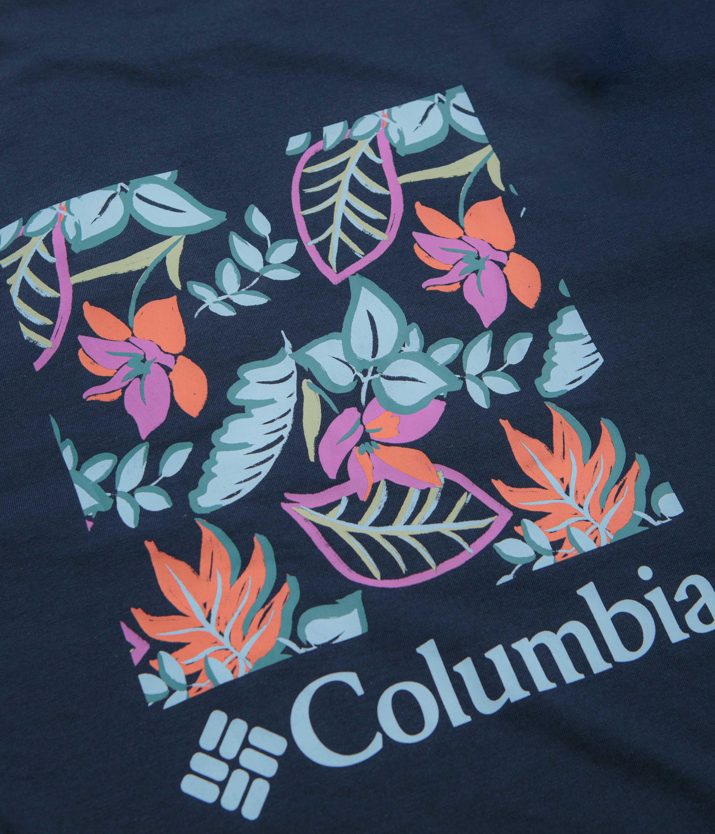 Columbia North Cascades T-Shirt - Collegiate Navy / Pasteled Framed - Image 5