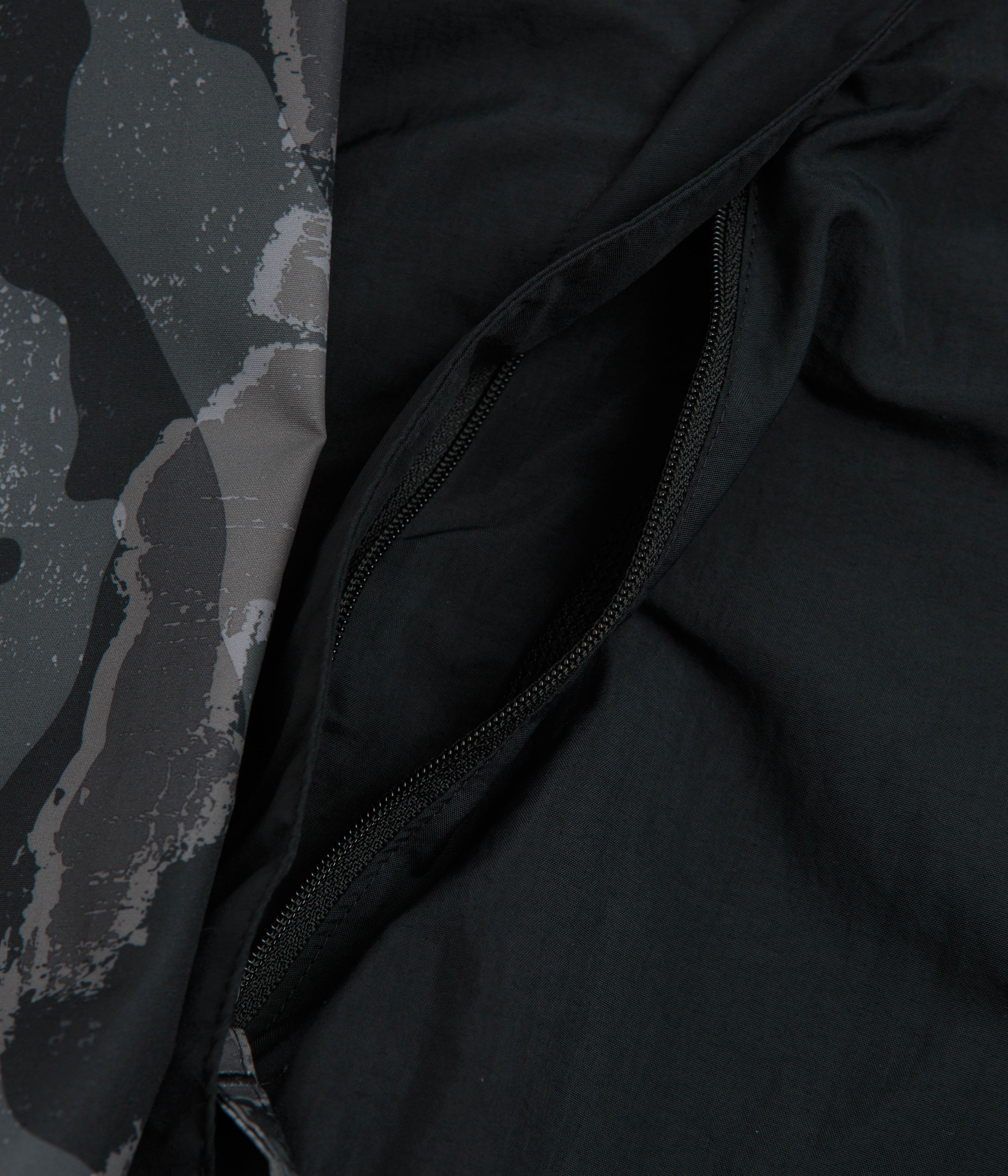 Columbia Challenger II Printed Windbreaker Jacket - Black Treebark / Black - Image 6