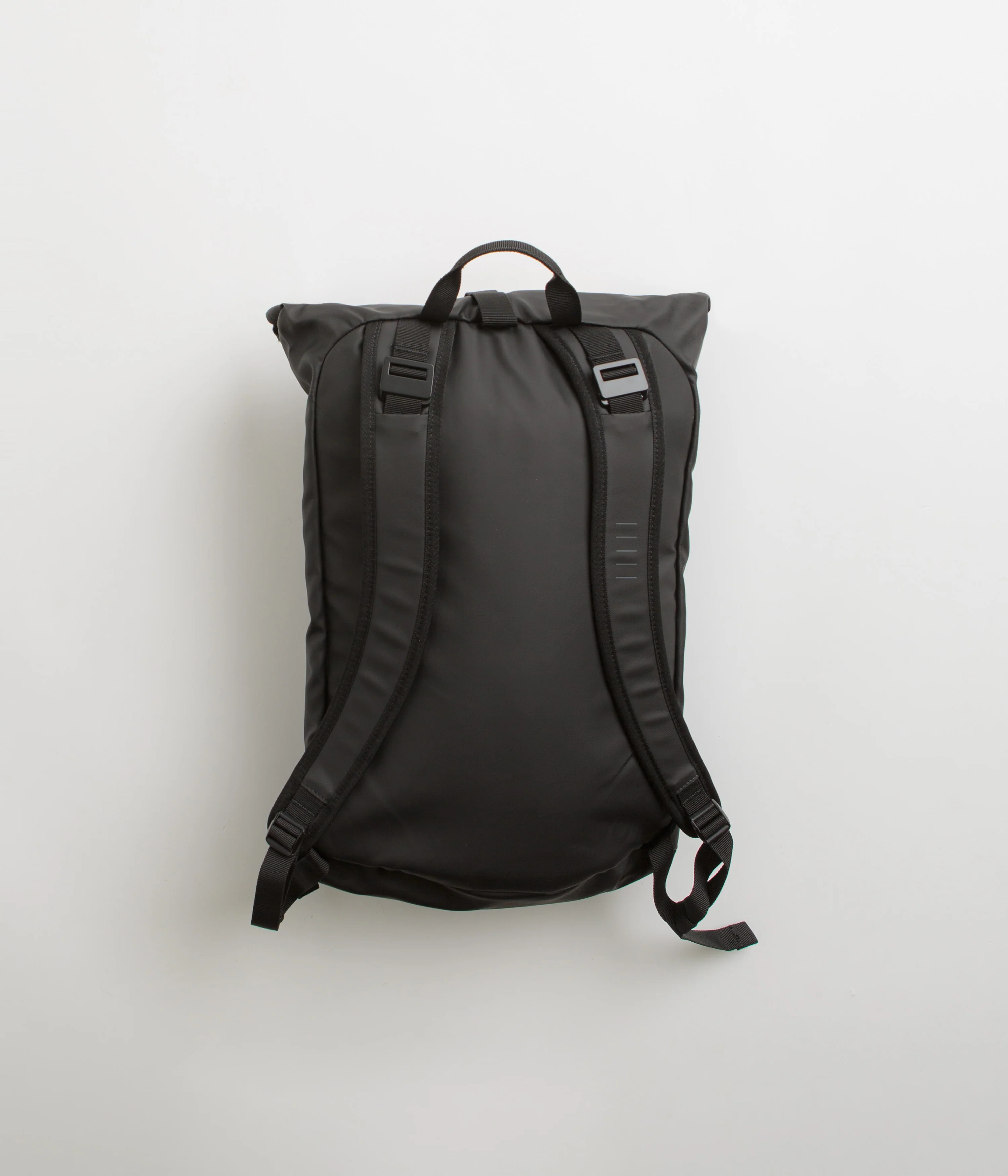 D_b_ Essential 12L Backpack - Black Out - Image 3