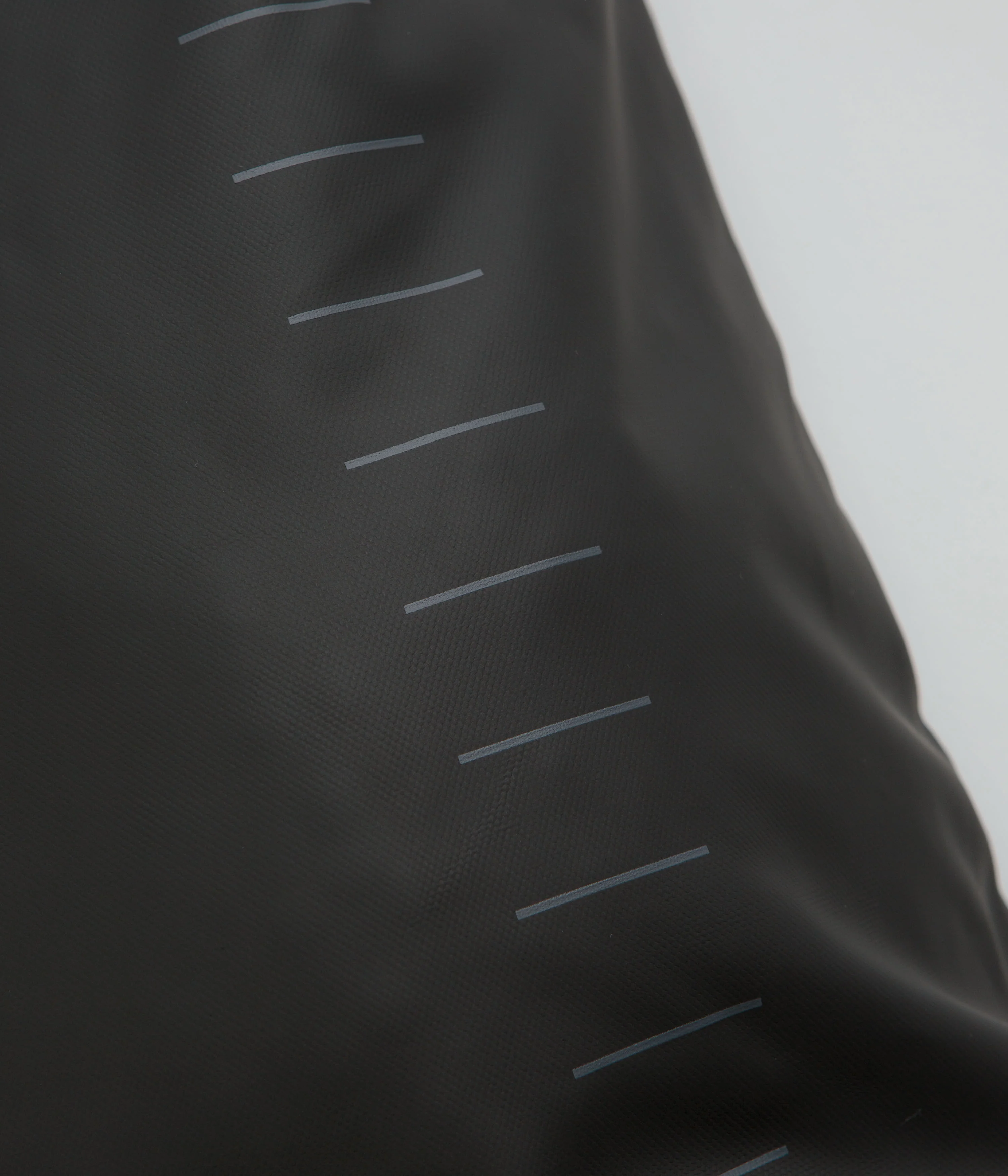 D_b_ Essential 12L Backpack - Black Out - Image 4