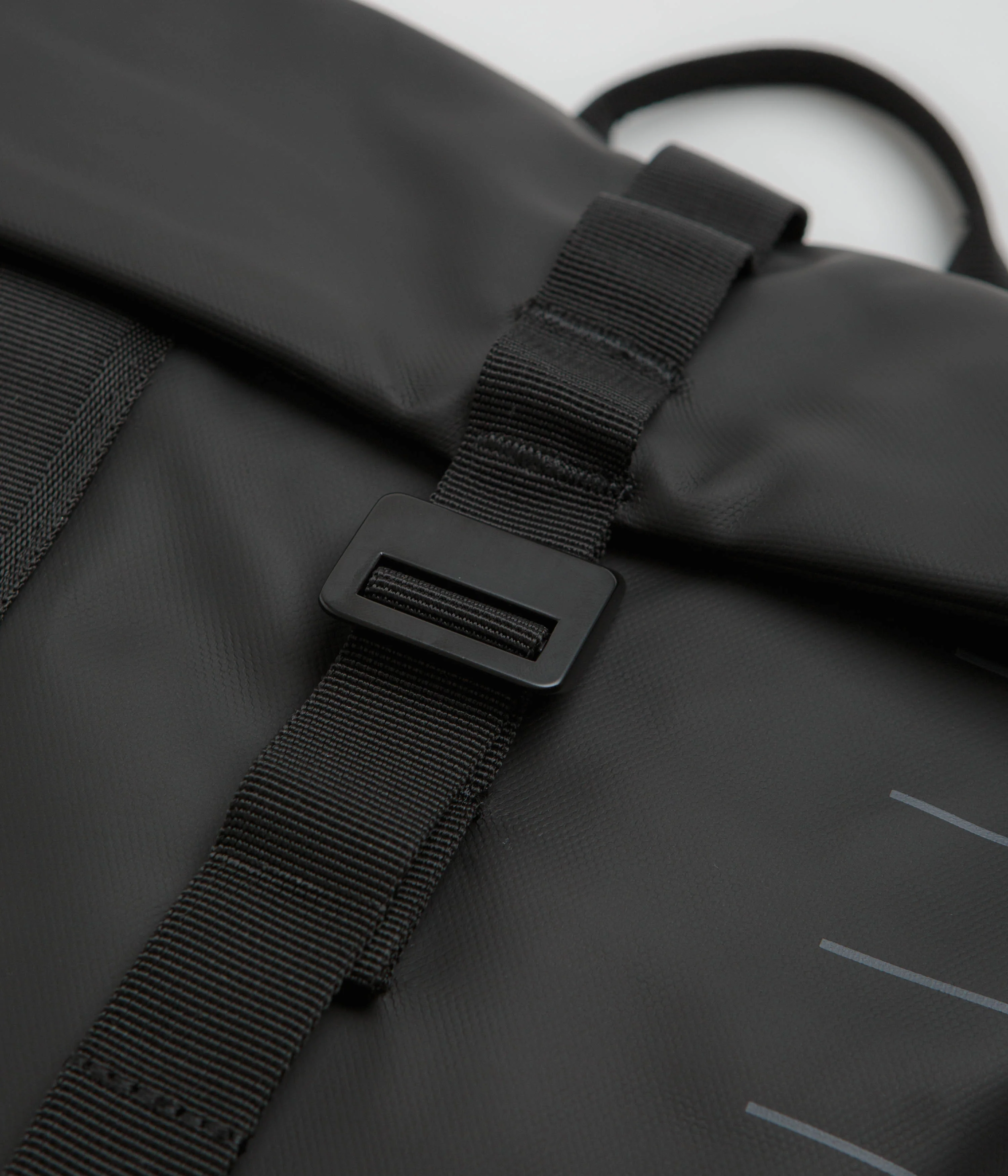 D_b_ Essential 12L Backpack - Black Out - Image 5