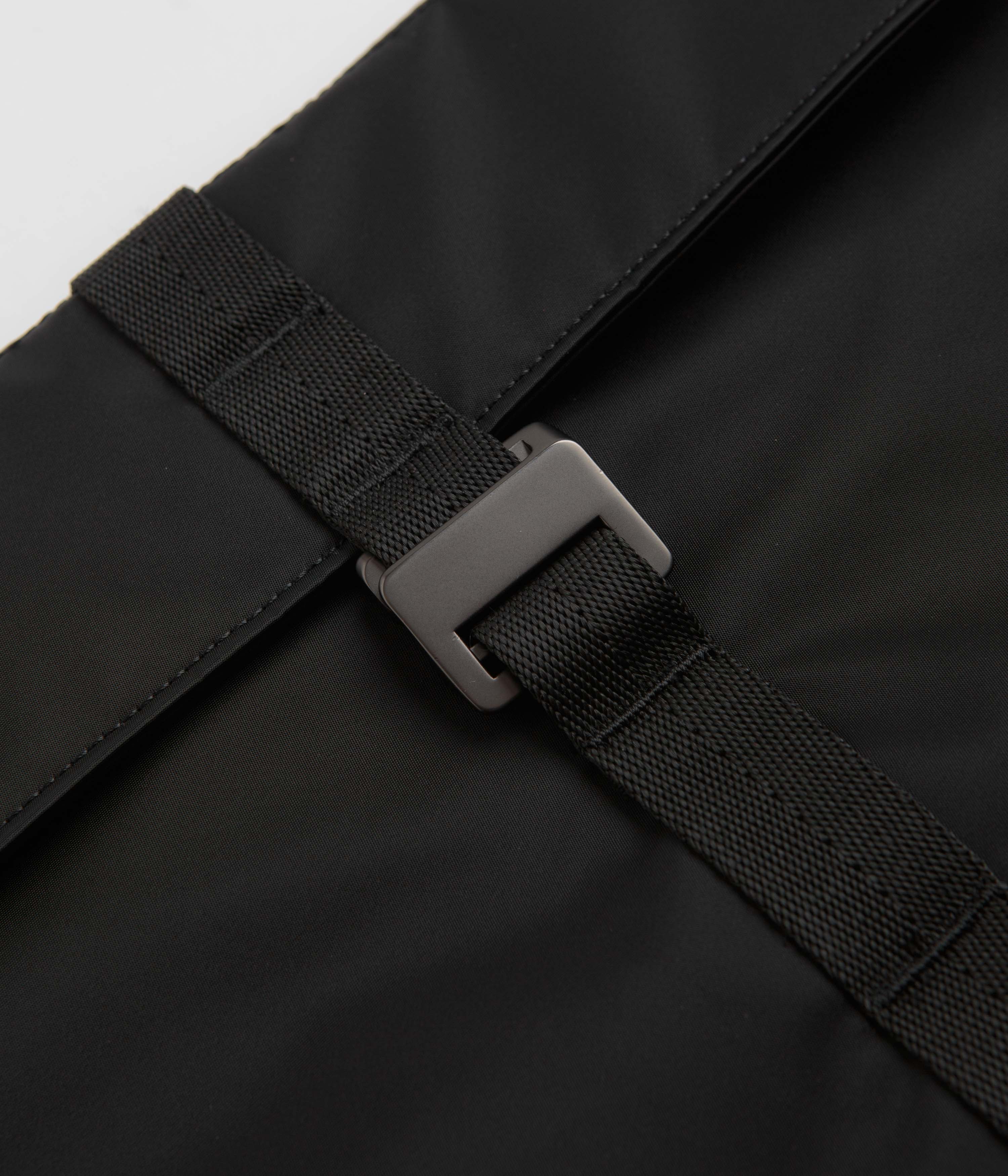 D_b_ Essential 13" Laptop Sleeve - Black Out - Image 3