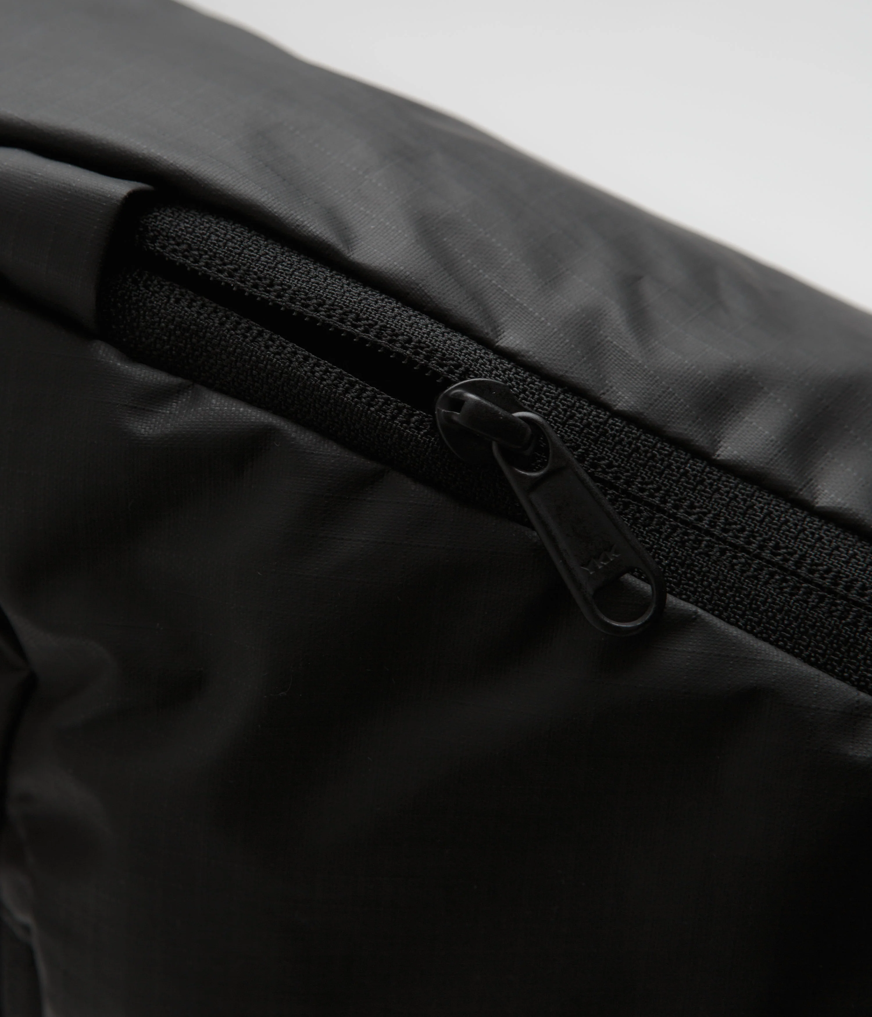 D_b_ Ramverk 20L Pro Sling Bag - Black Out - Image 4