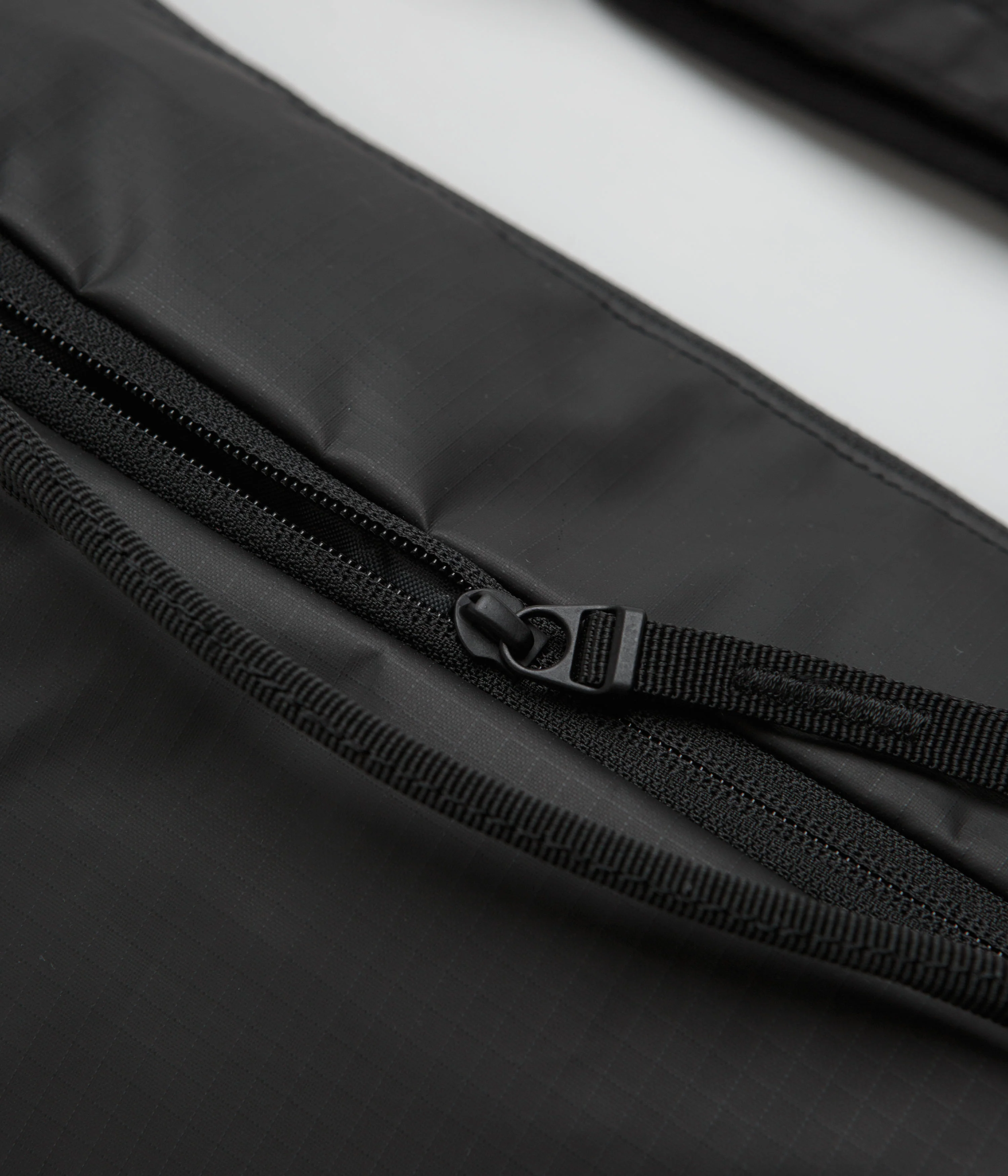 D_b_ Ramverk 20L Pro Sling Bag - Black Out - Image 5