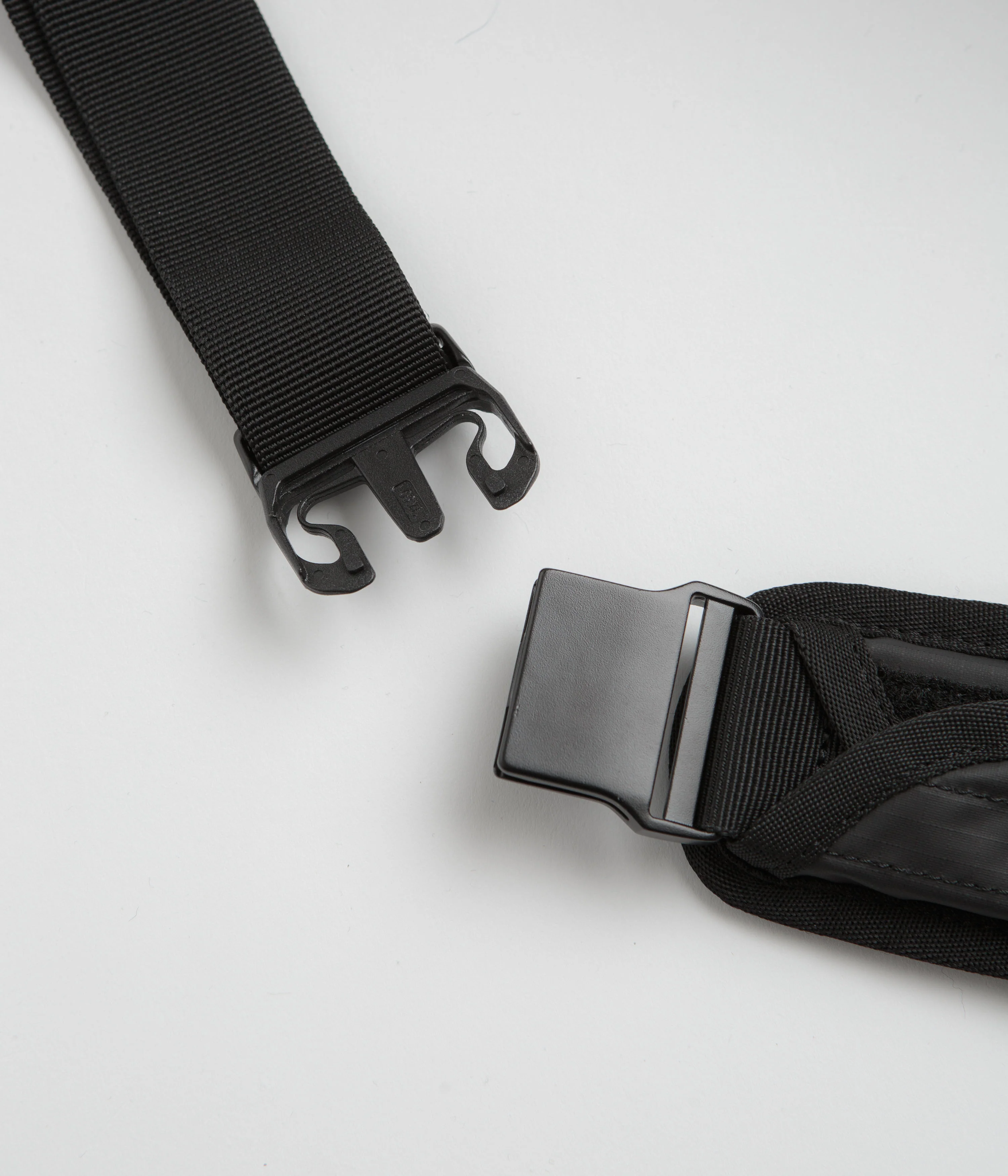 D_b_ Ramverk 20L Pro Sling Bag - Black Out - Image 6