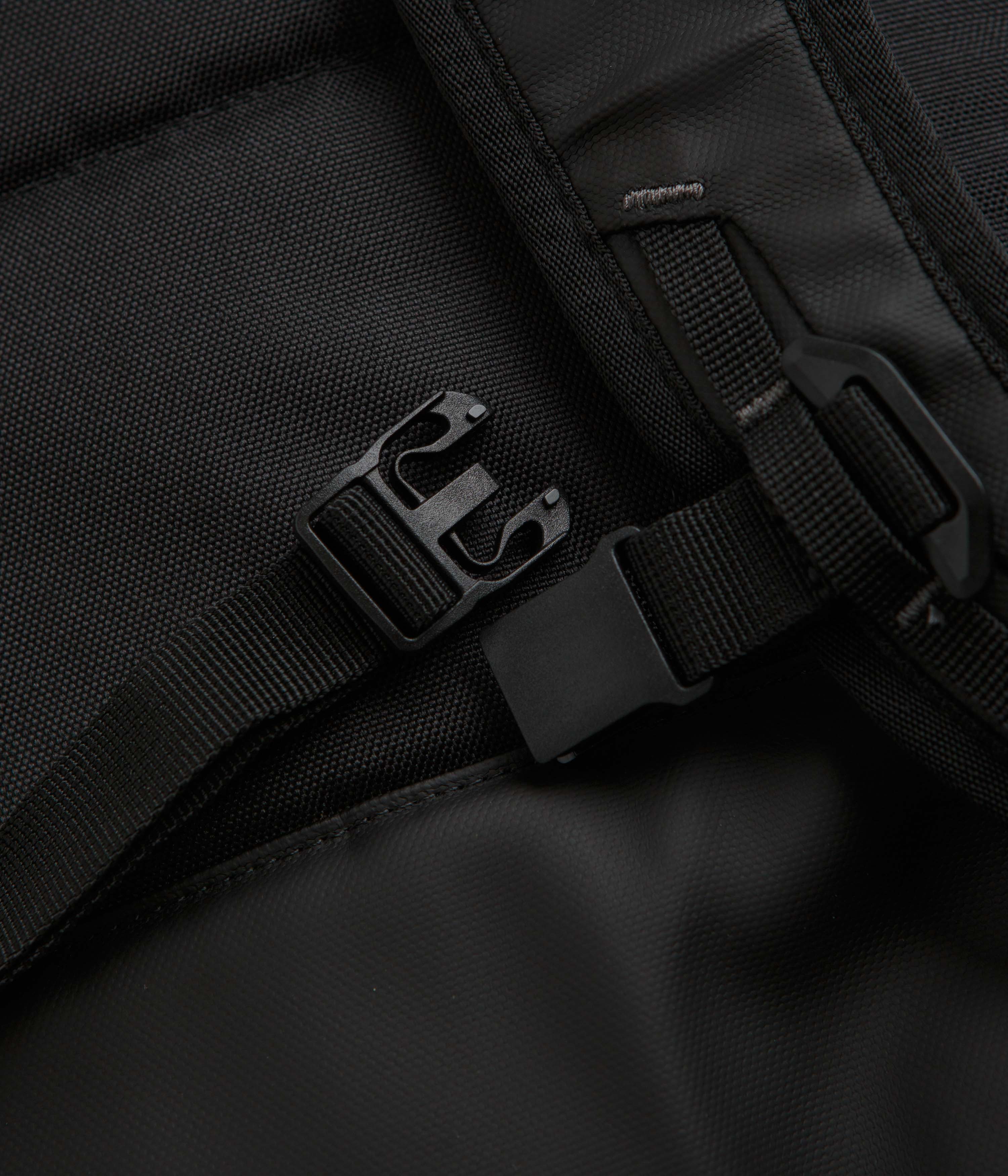 D_b_ Roamer 25L Duffel Pack - Black Out - Image 6
