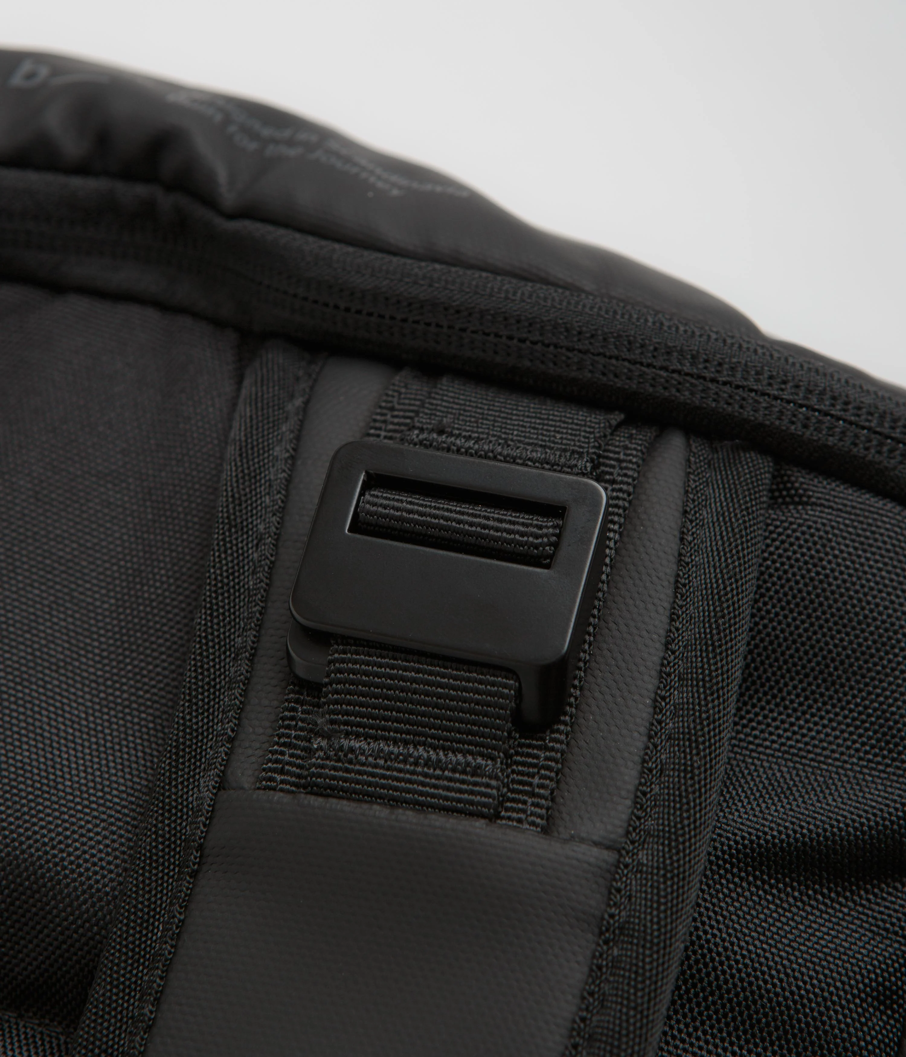 D_b_ Roamer 25L Duffel Pack - Black Out - Image 7