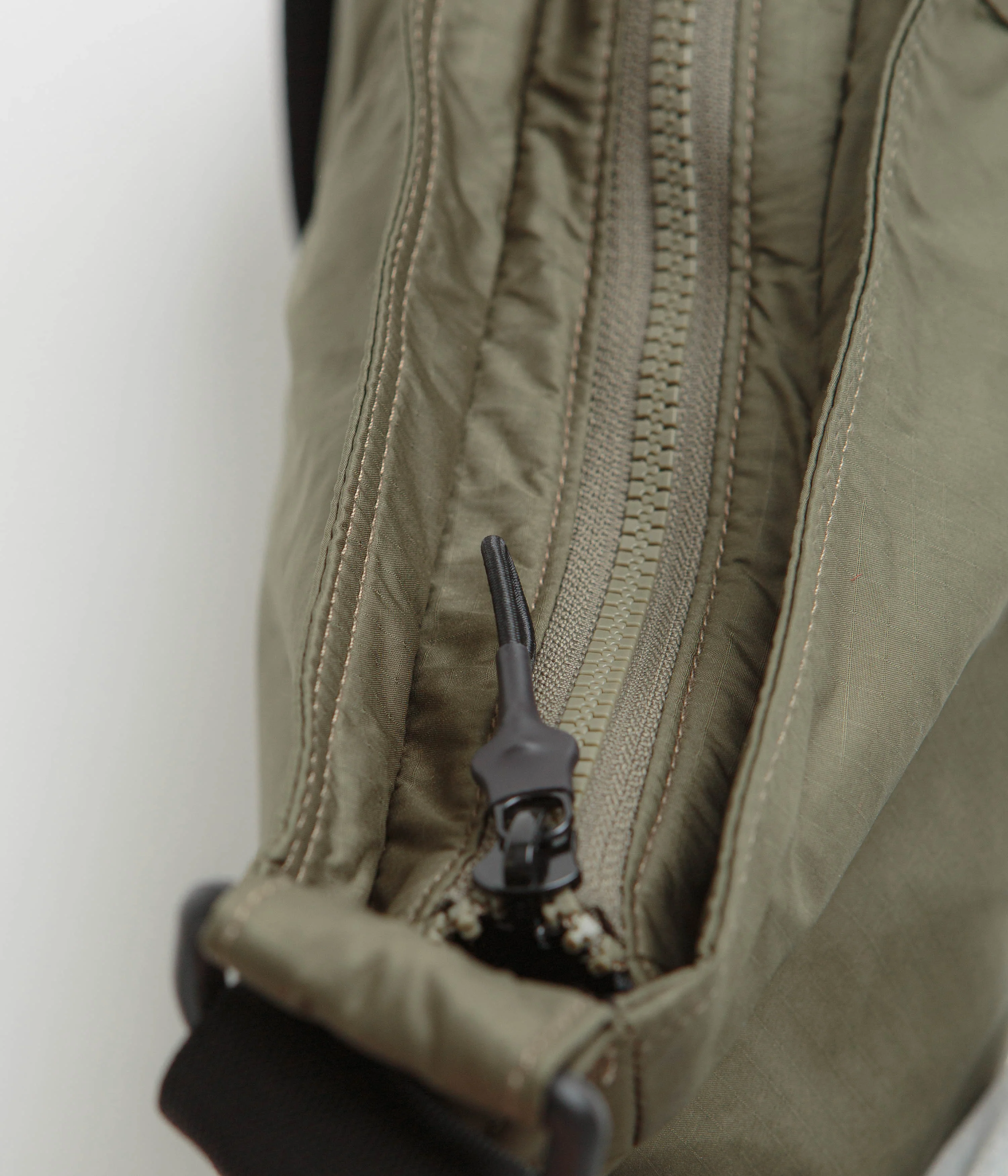 Dickies Unionville Crossbody Bag - Military Green - Image 4