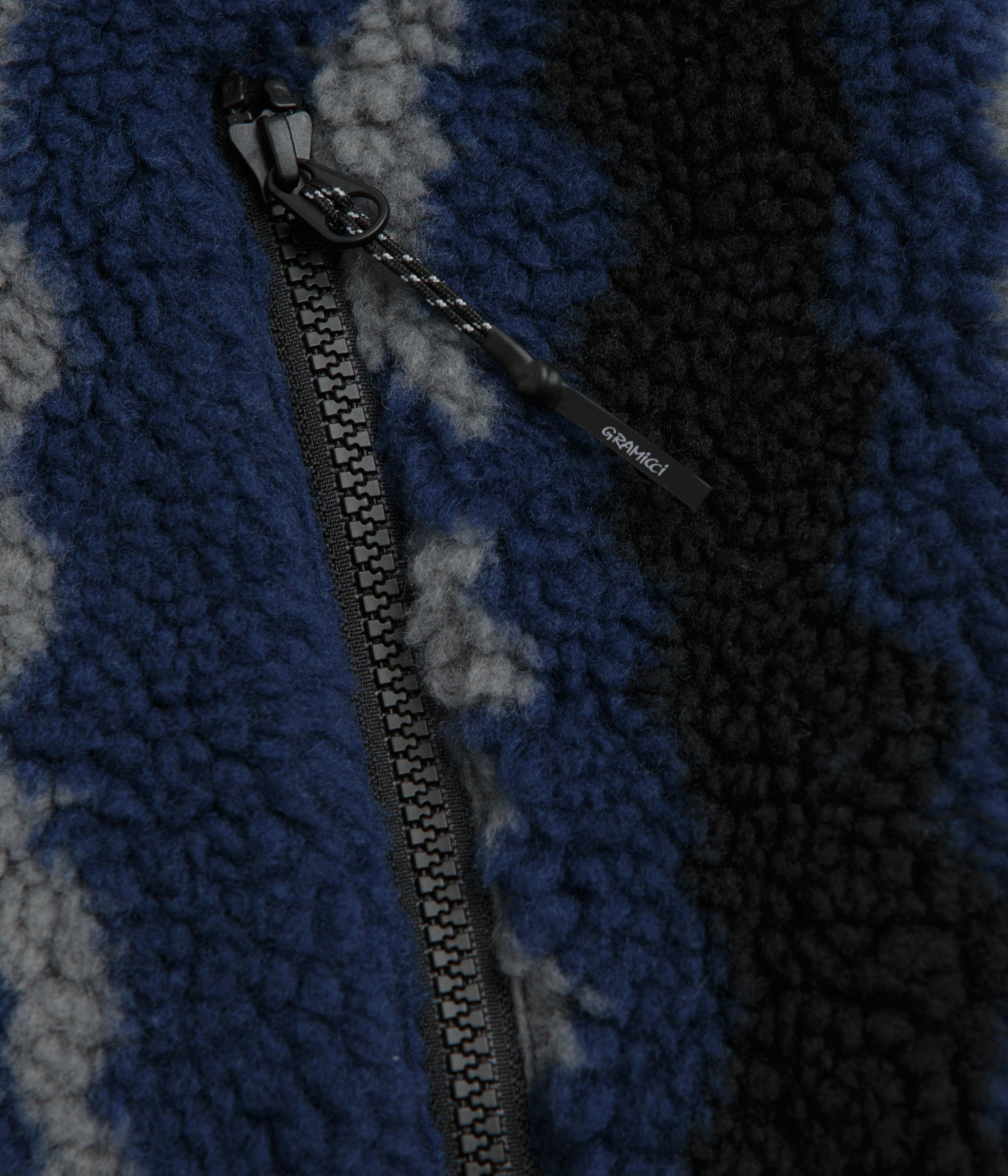 Gramicci Sherpa Vest - Navy Ripple - Image 5