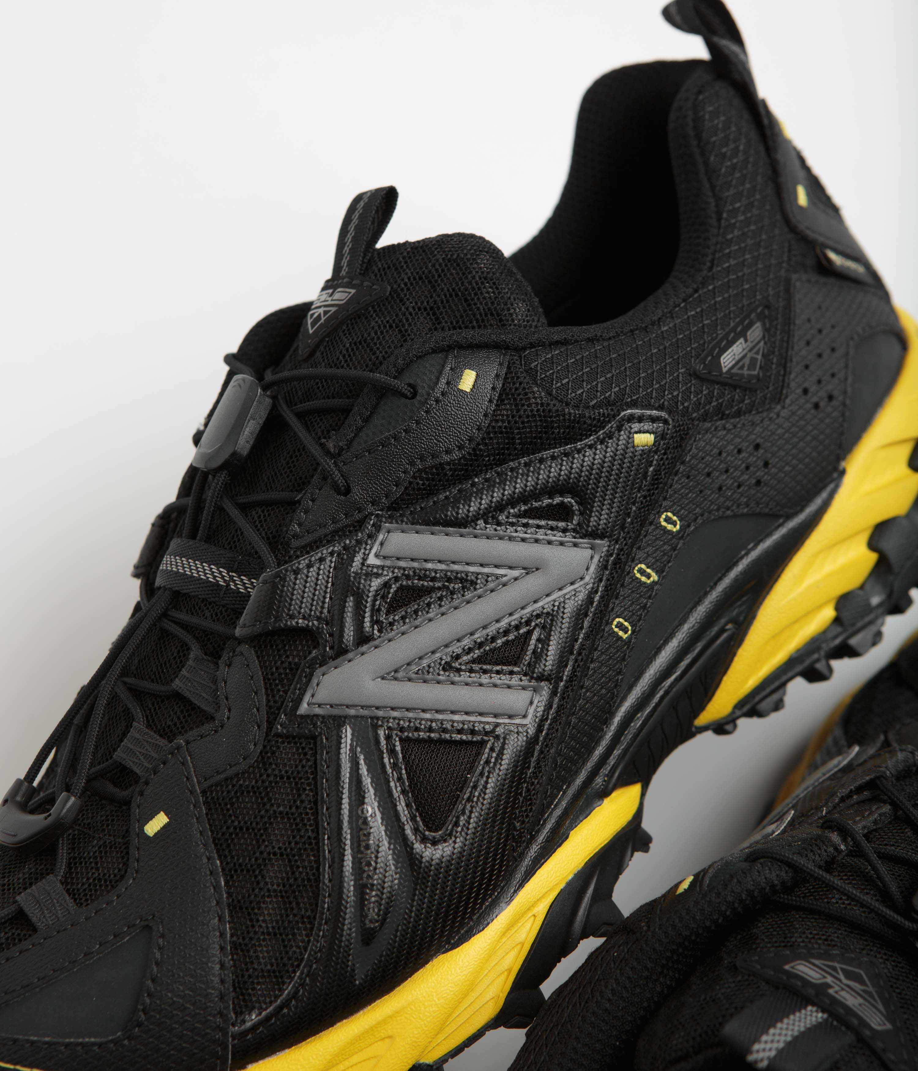 New Balance 610 Shoes - Black - Image 3