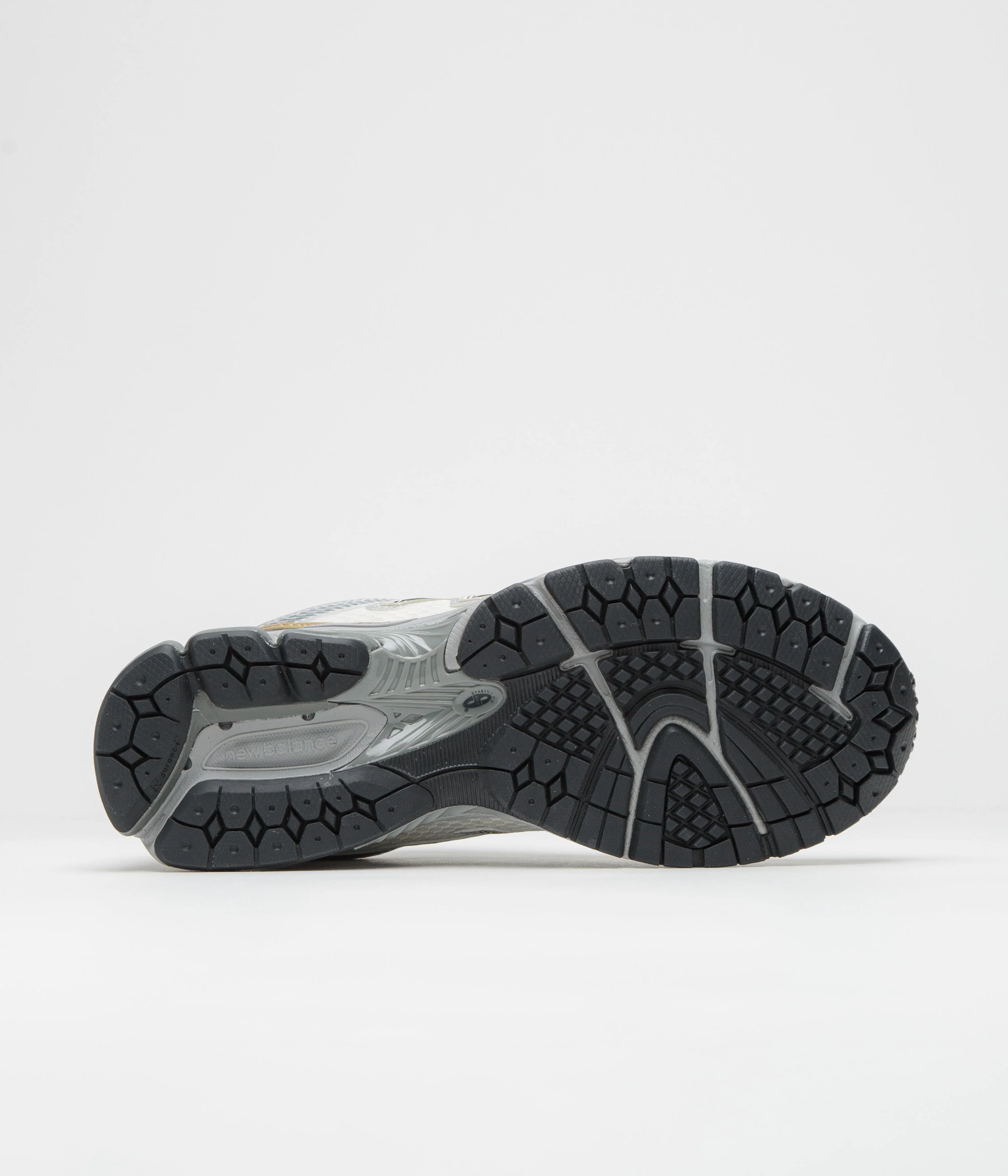 New Balance 860 Shoes - Sea Salt / Gold Metallic - Image 6