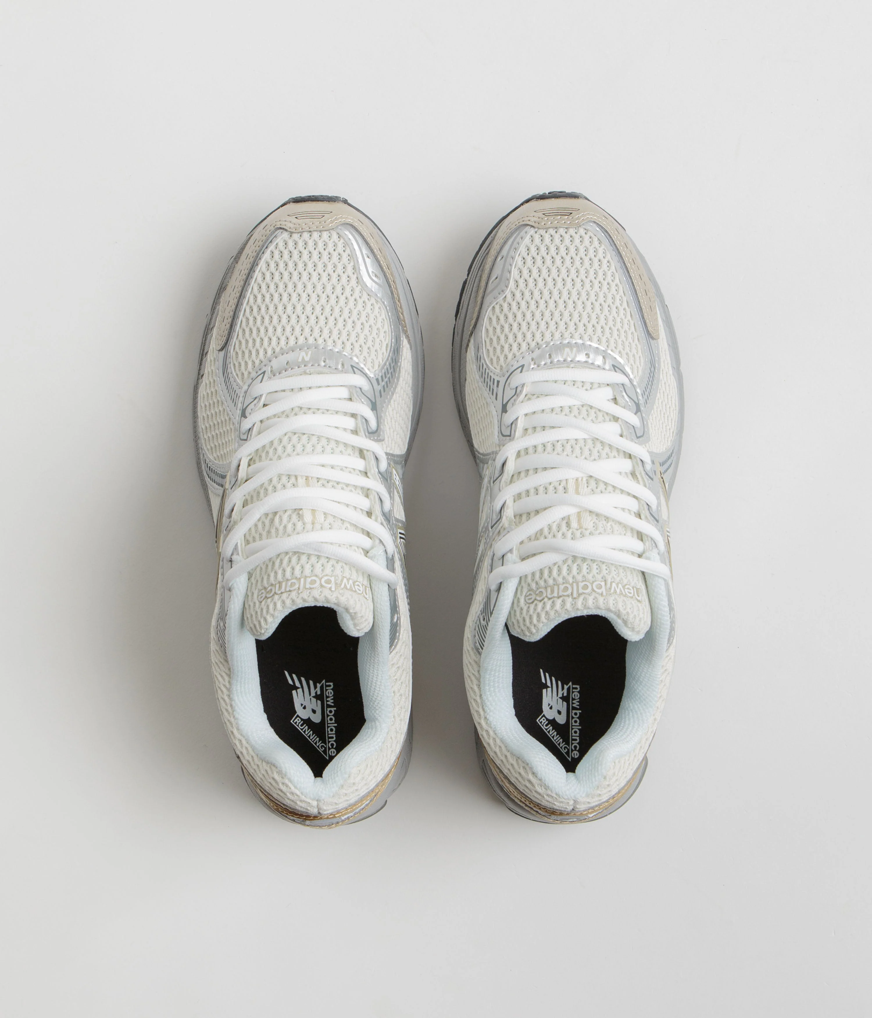 New Balance 860 Shoes - Sea Salt / Gold Metallic - Image 7