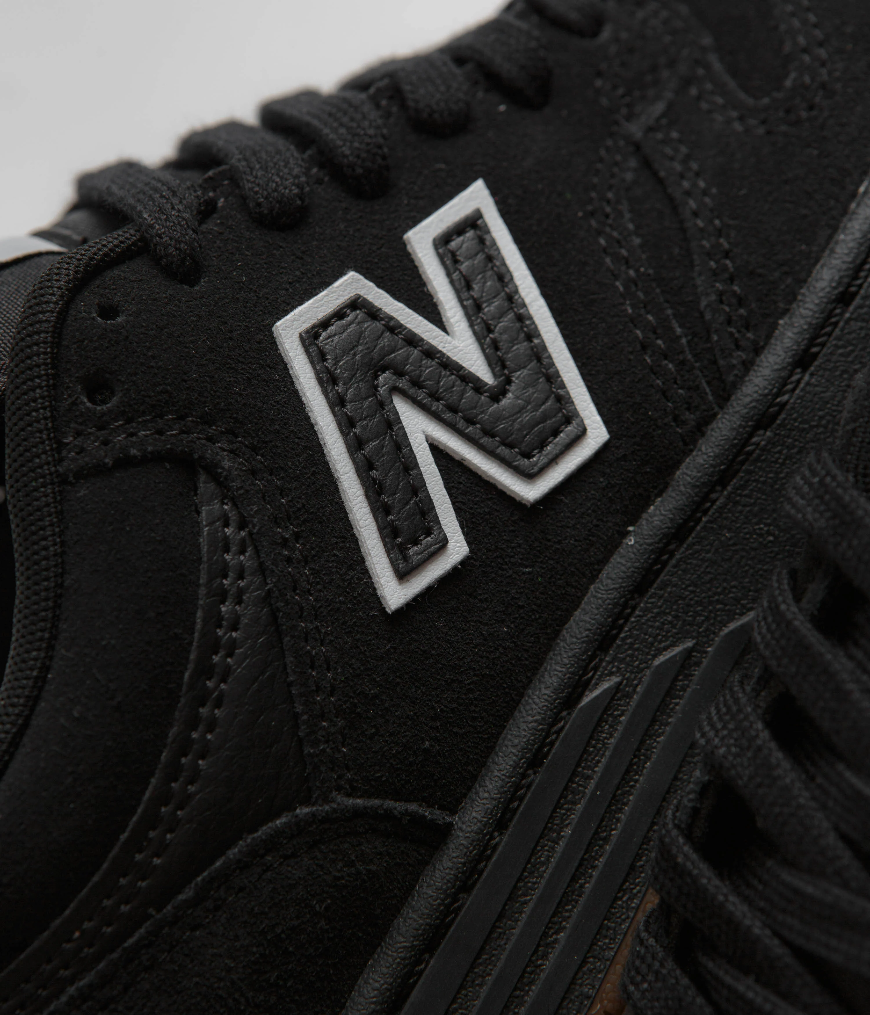 New Balance Numeric 480 Shoes - Black / Black / Gum - Image 3