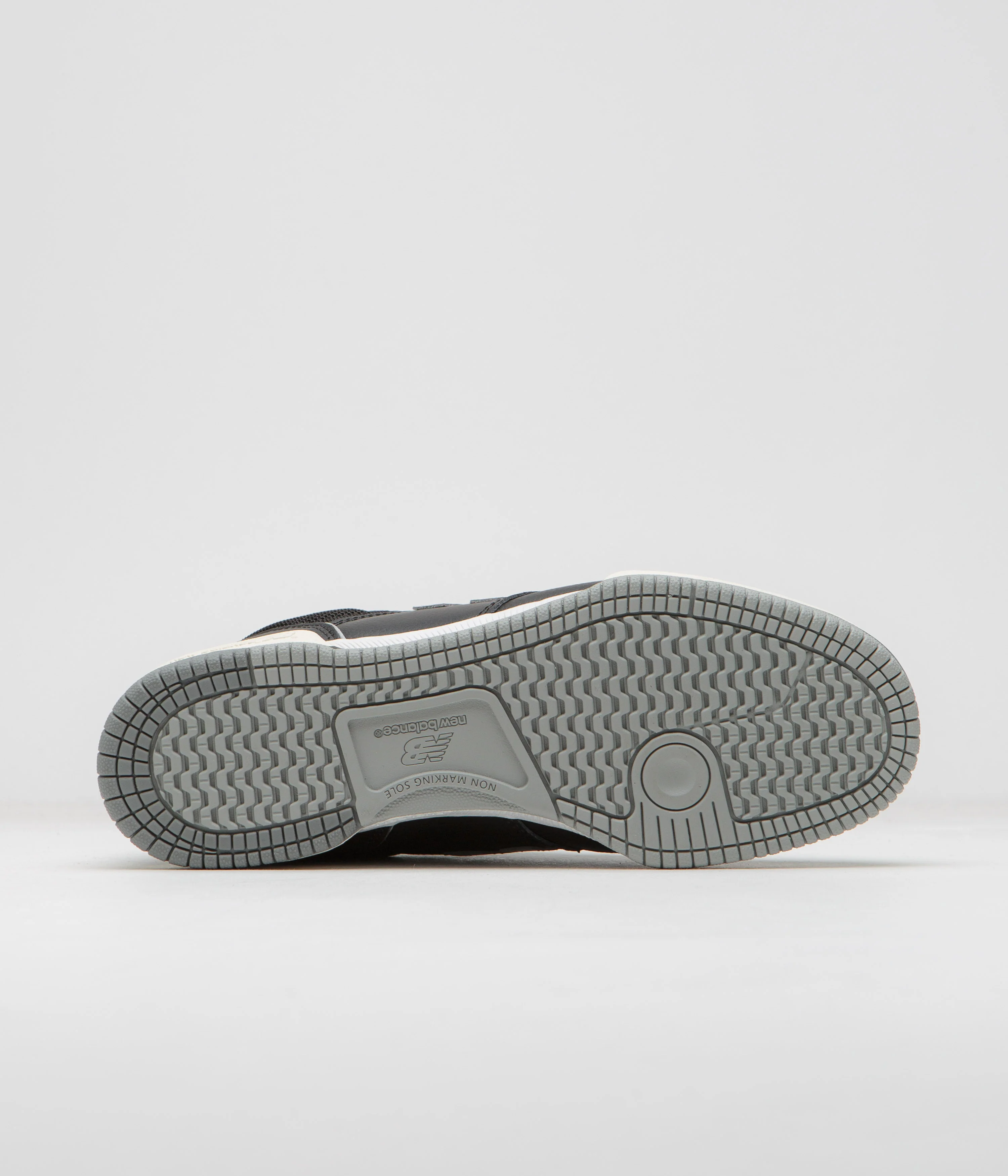 New Balance Numeric 600 Tom Knox Shoes - Black / Grey - Image 6