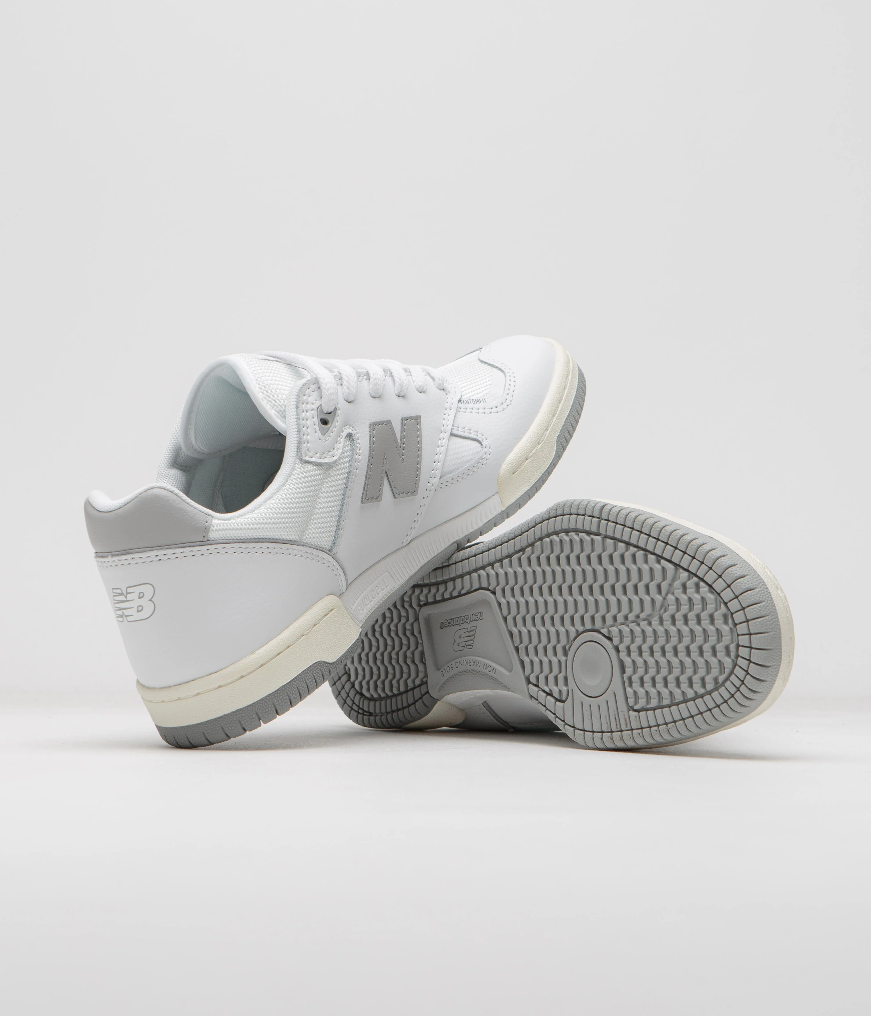 New Balance Numeric 600 Tom Knox Shoes - White / Grey - Image 5