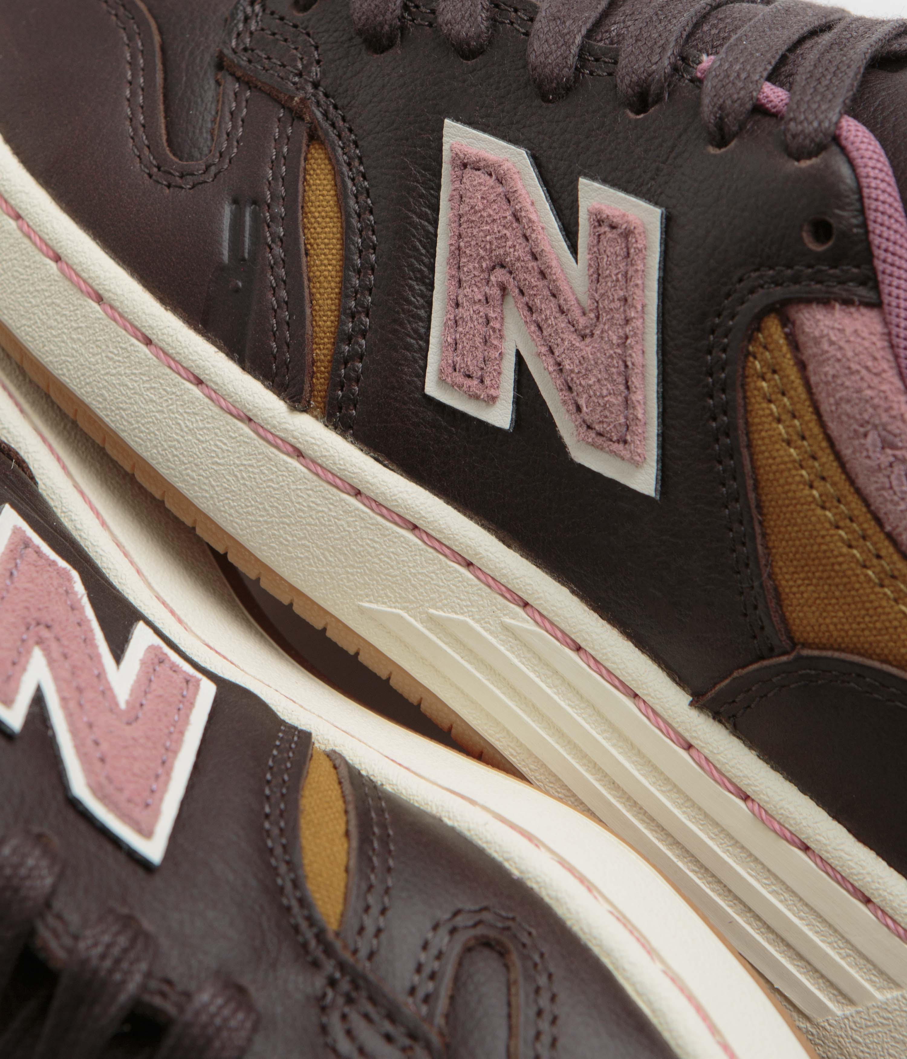 New Balance Numeric x 303 Boards 480 Shoes - Brown / Pink - Image 3