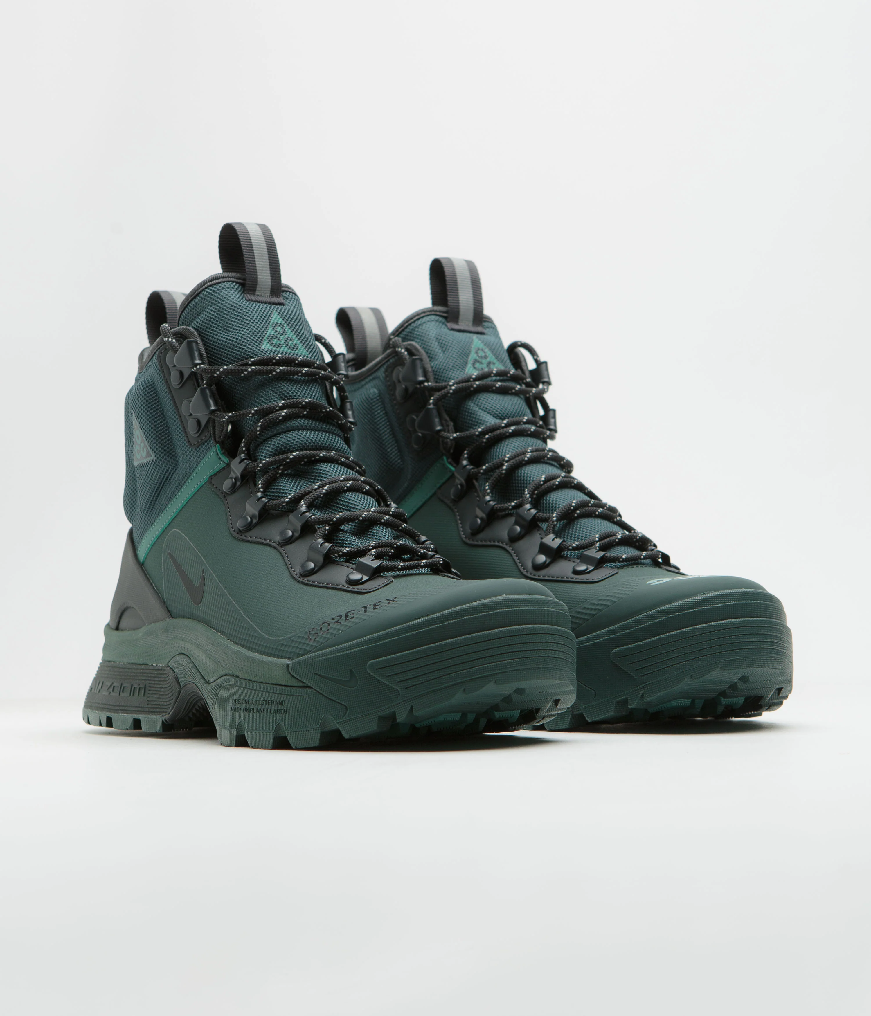 Nike ACG Air Gaiadome Gore-Tex Shoes - Vintage Green / Bicoastal - Vintage Green - Image 2