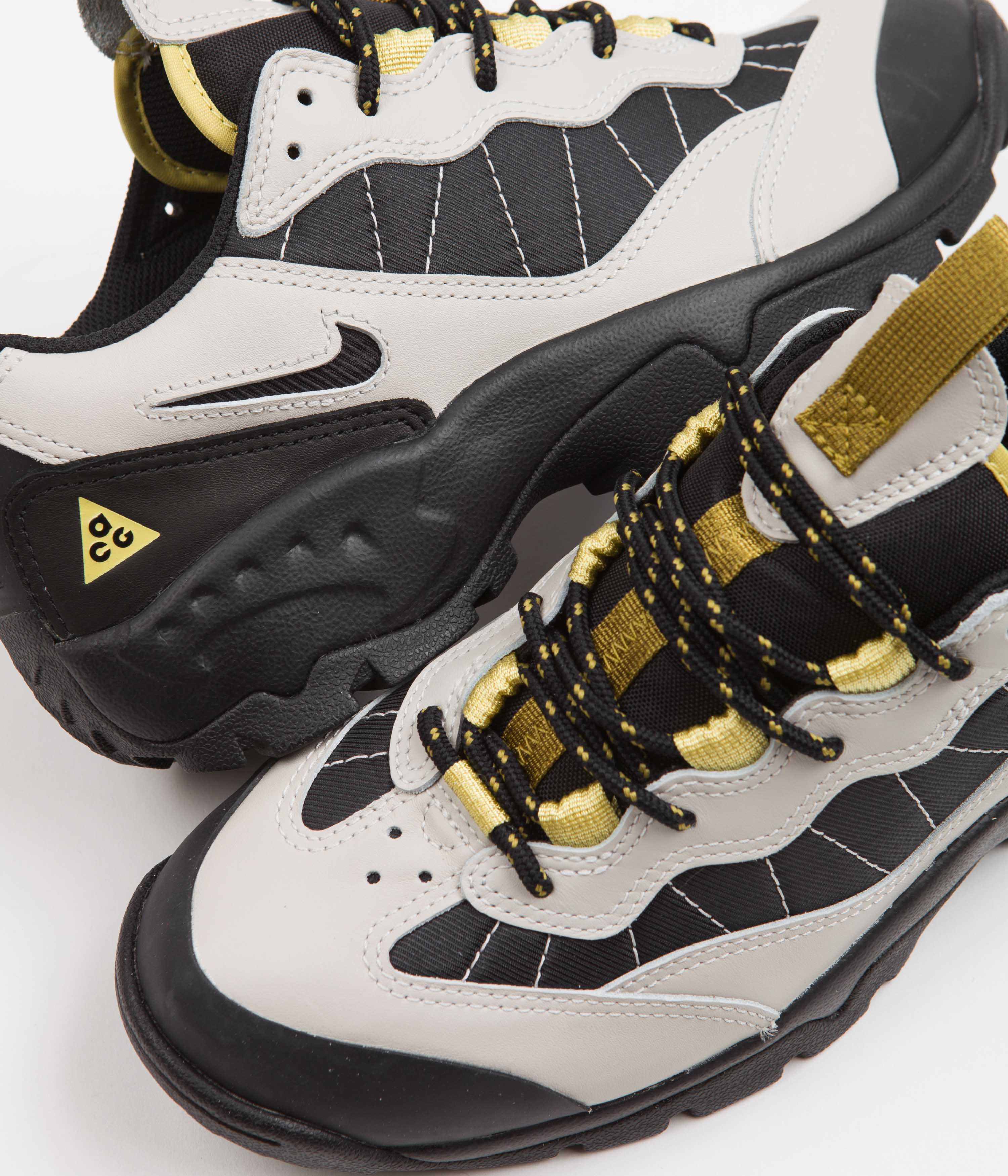 Nike ACG Air Mada Shoes - Light Bone / Black - Celery - Desert Moss - Image 3