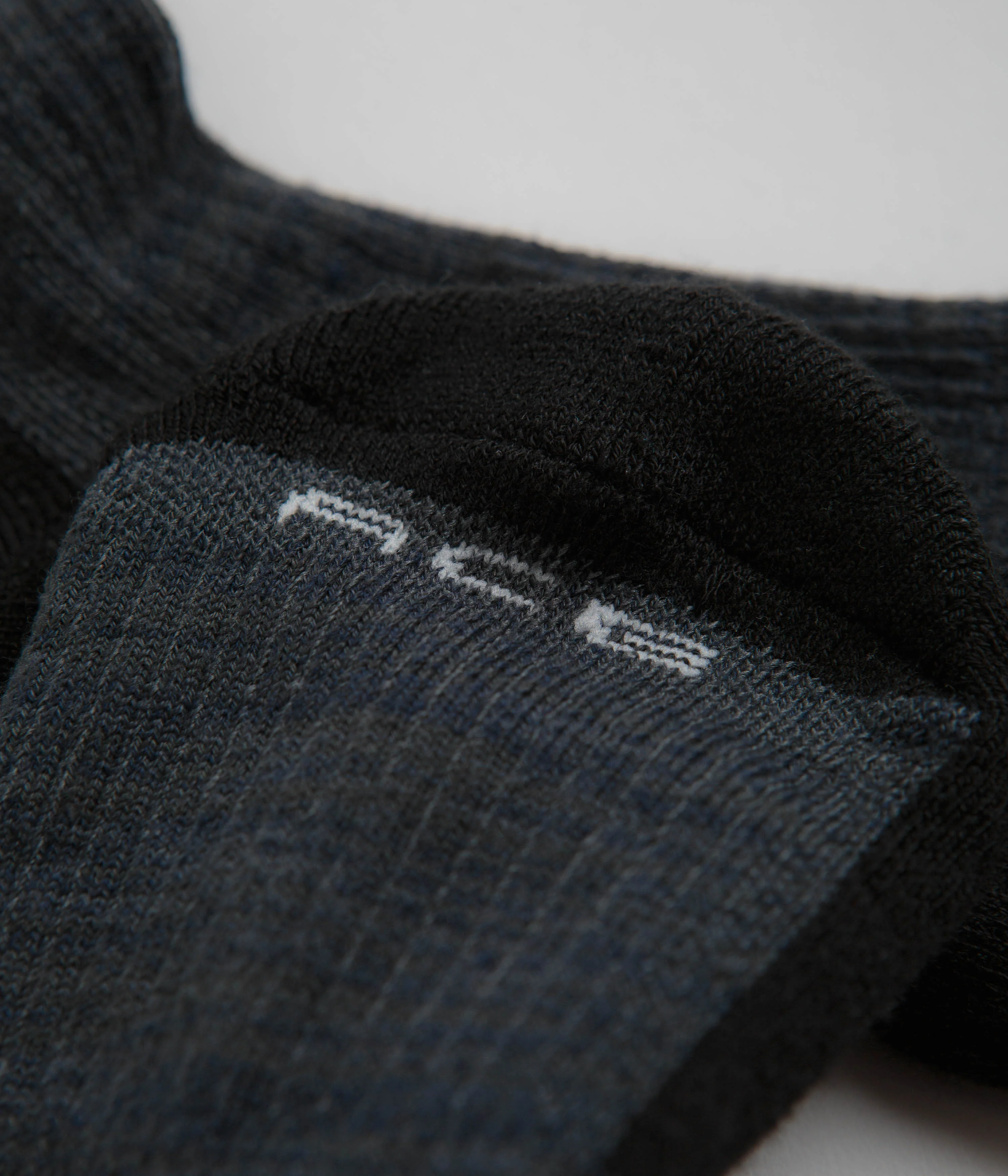 Nike ACG Everyday Cushioned Crew Socks - Anthracite / Volt / Black / Summit White - Image 4