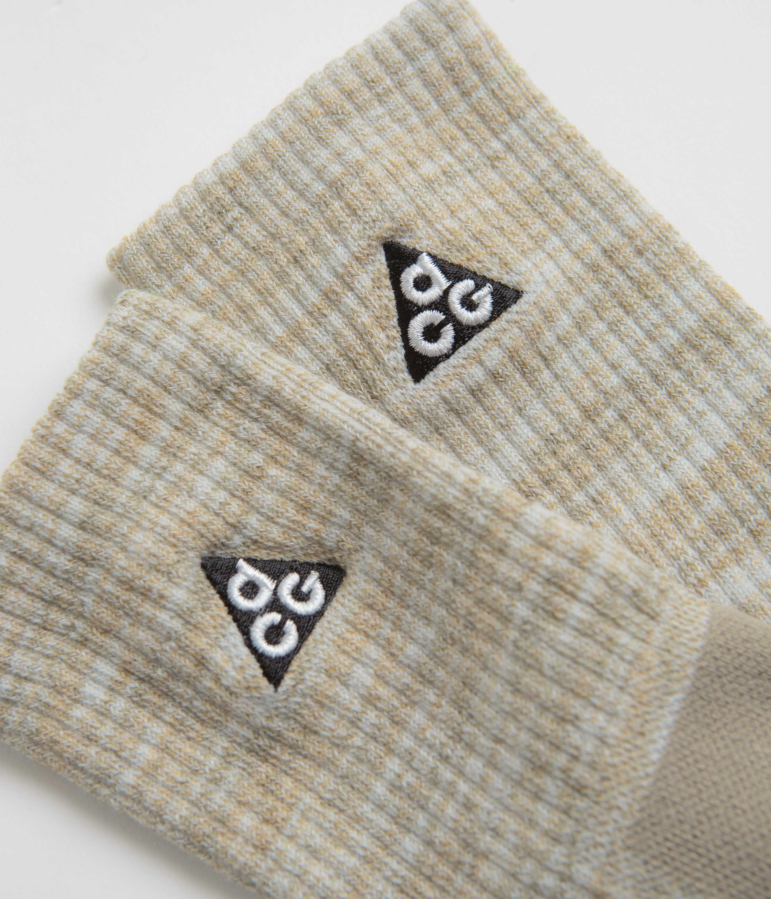 Nike ACG Everyday Cushioned Crew Socks - Light Bone / Volt / Khaki / Black - Image 2
