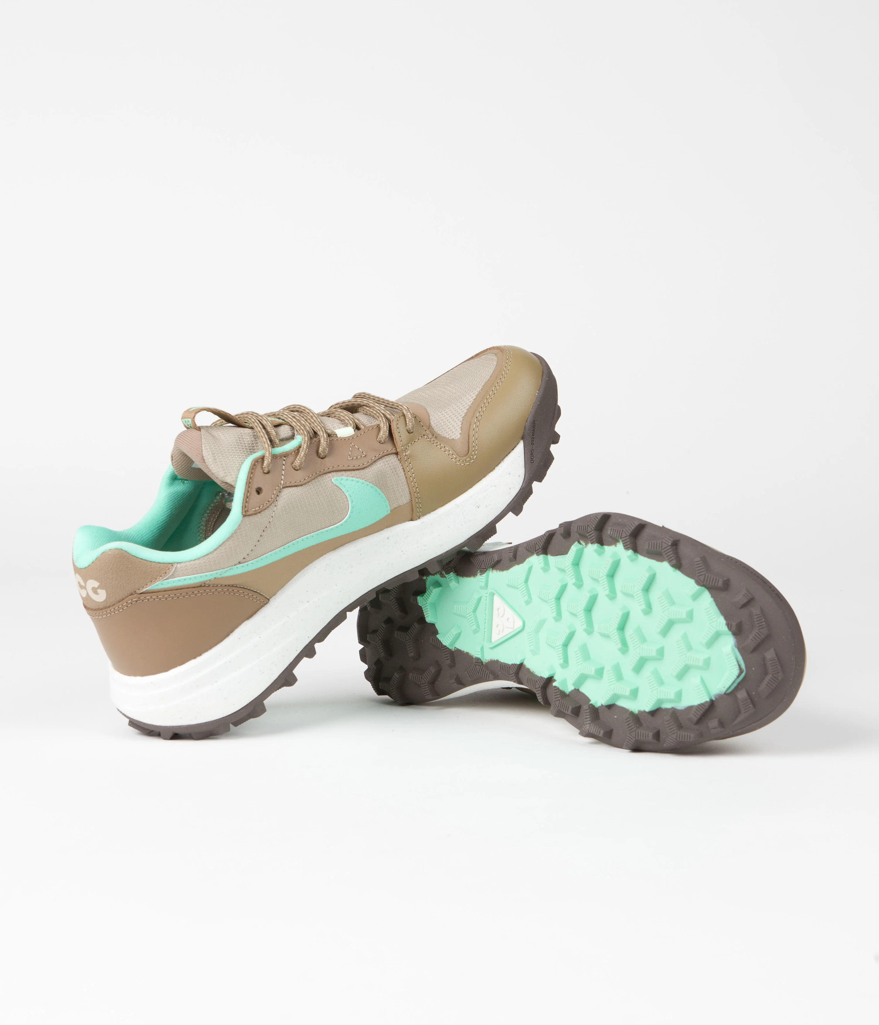 Nike ACG Lowcate Shoes - Limestone / Green Glow - Dark Driftwood - Sail - Image 5