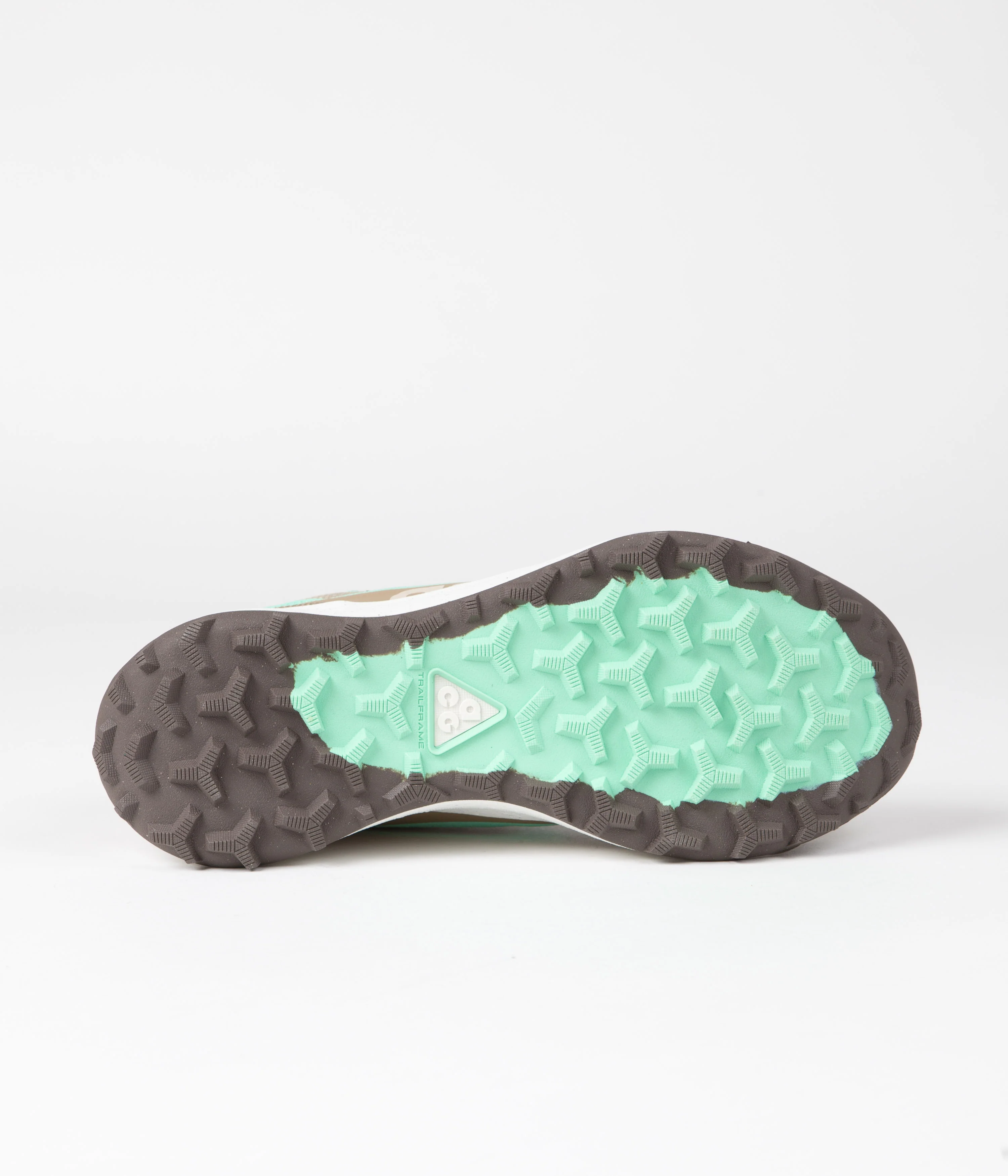 Nike ACG Lowcate Shoes - Limestone / Green Glow - Dark Driftwood - Sail - Image 6