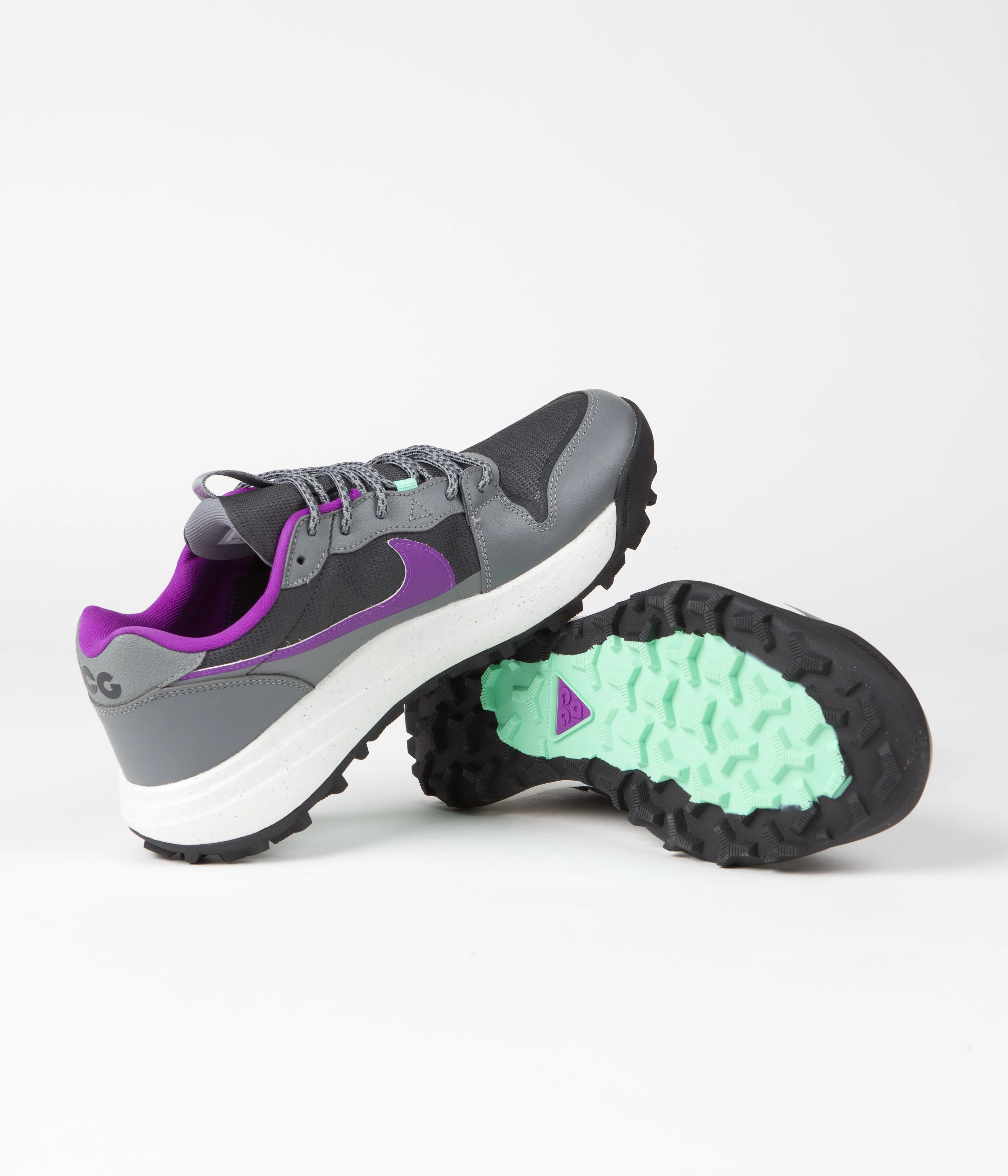 Nike ACG Lowcate Shoes - Smoke Grey / Dark Smoke Grey - Vivid Purple - Image 5