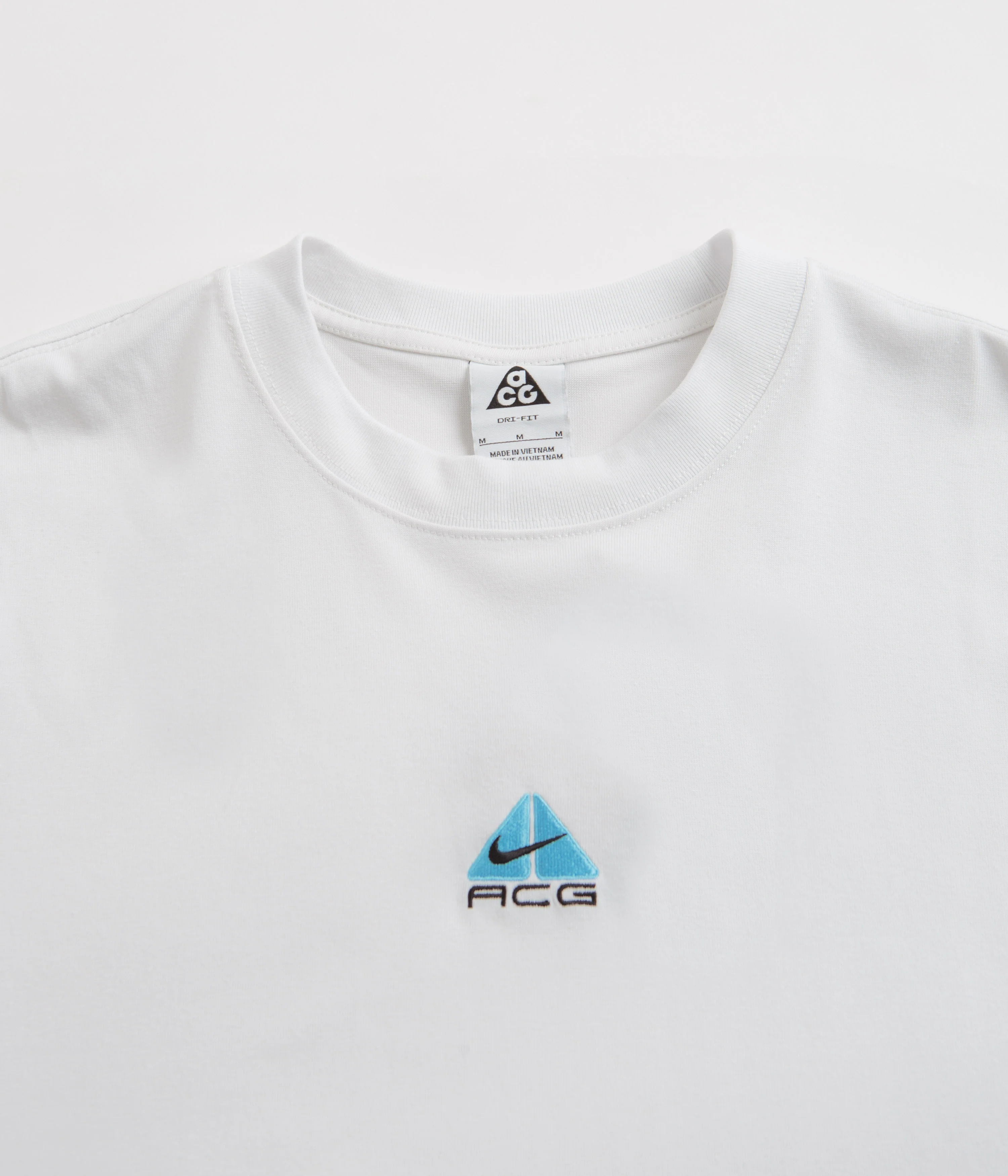 Nike ACG Lungs T-Shirt - Summit White / Aquarius Blue - Image 2