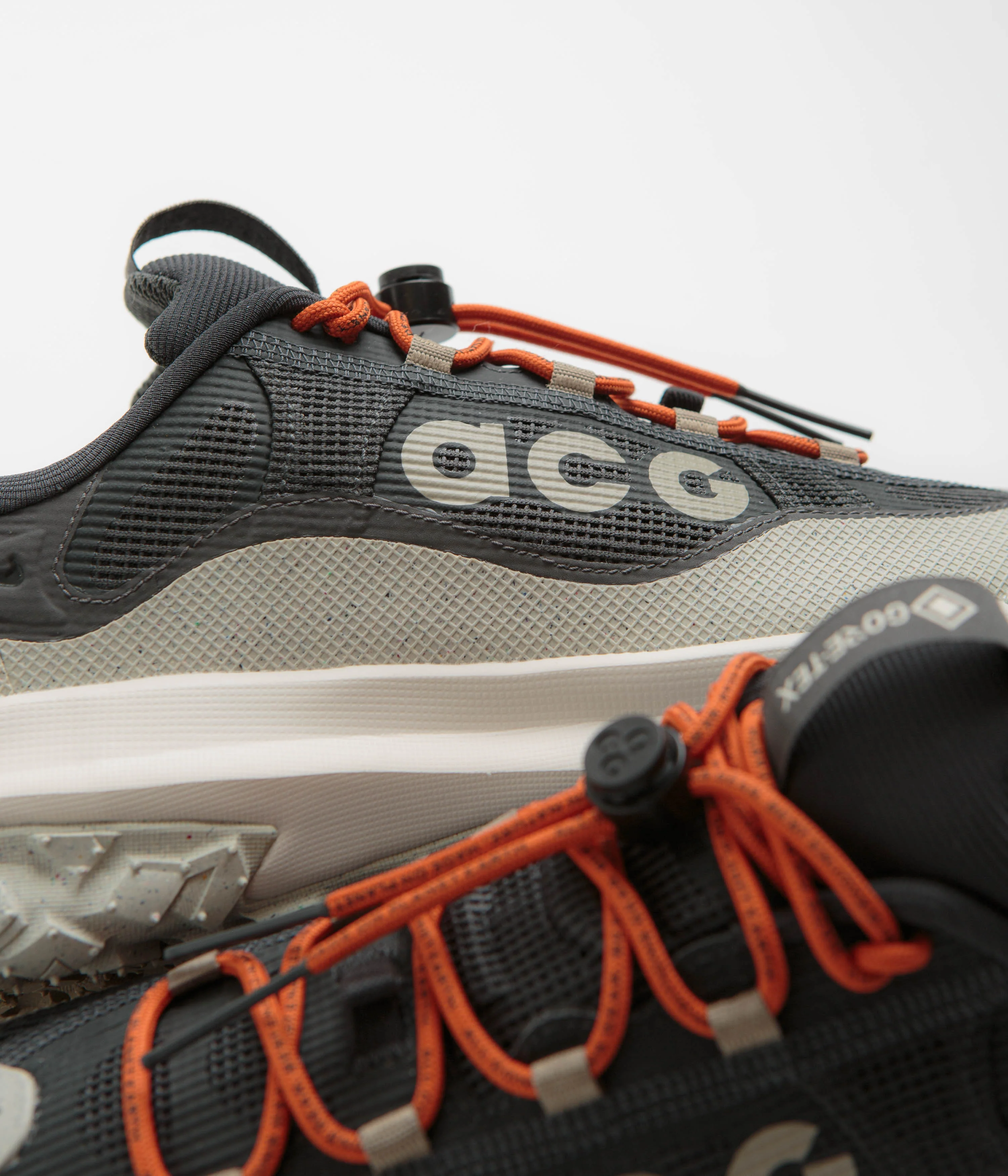 Nike ACG Mountain Fly 2 Low GTX Shoes - Dark Smoke Grey / Khaki - Light Orewood Brown - Image 7