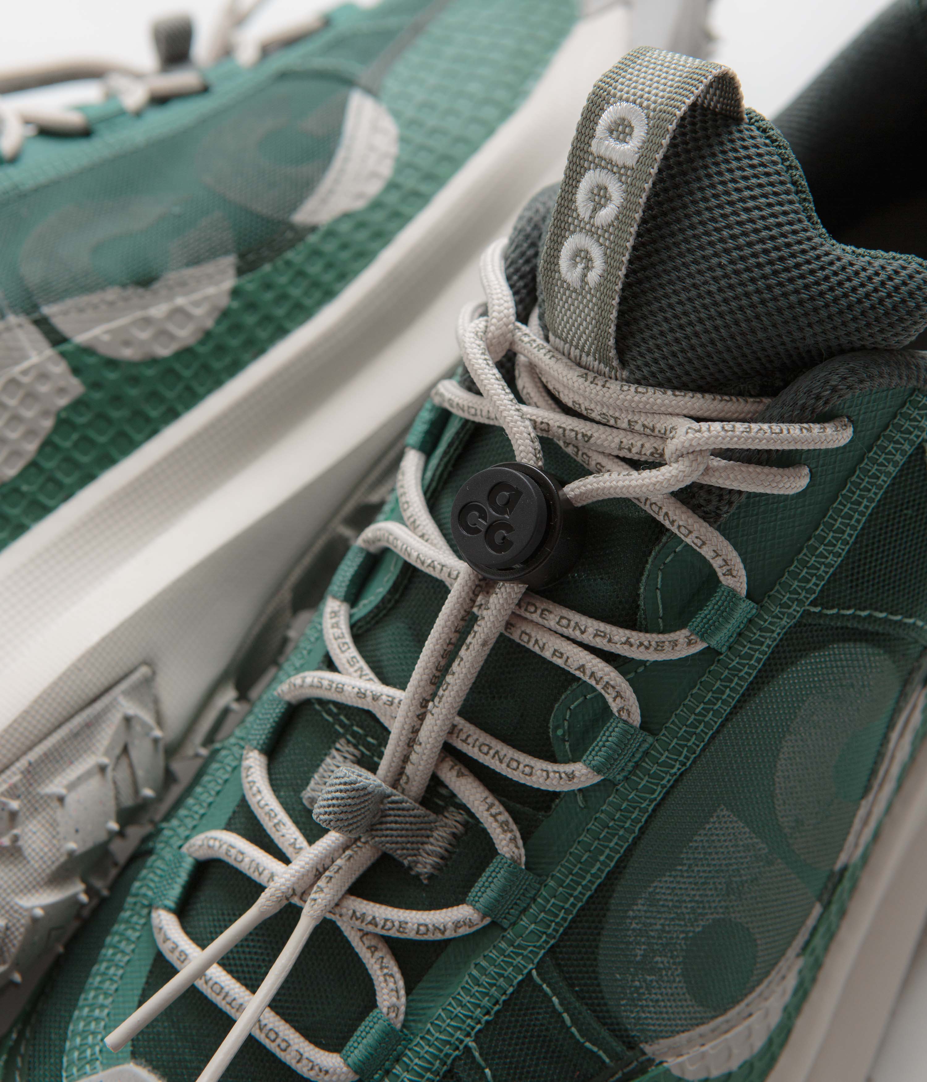 Nike ACG Mountain Fly 2 Low Shoes - Bicoastal / Light Orewood Brn - Vintage Green - Image 3