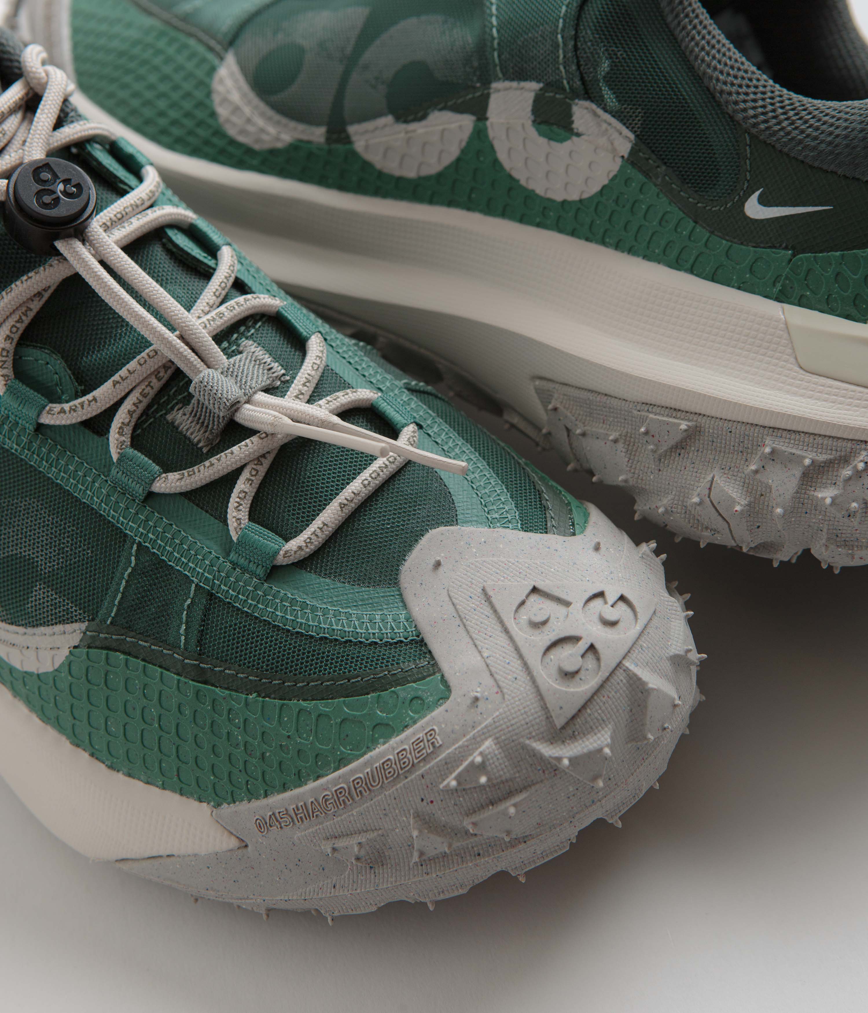 Nike ACG Mountain Fly 2 Low Shoes - Bicoastal / Light Orewood Brn - Vintage Green - Image 8