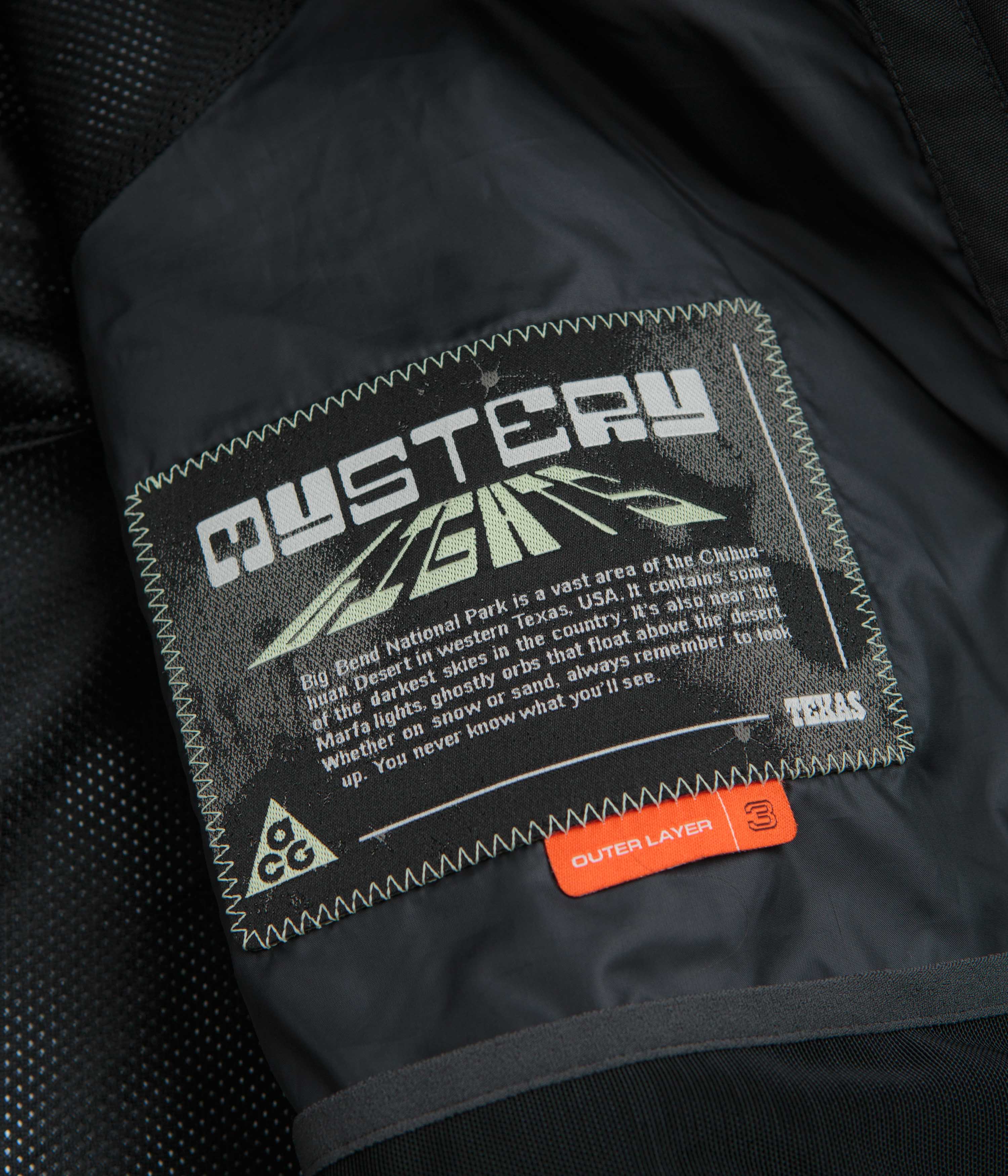 Nike ACG Mystery Lights Snow Jacket - Anthracite / Anthracite / Black / Black - Image 7