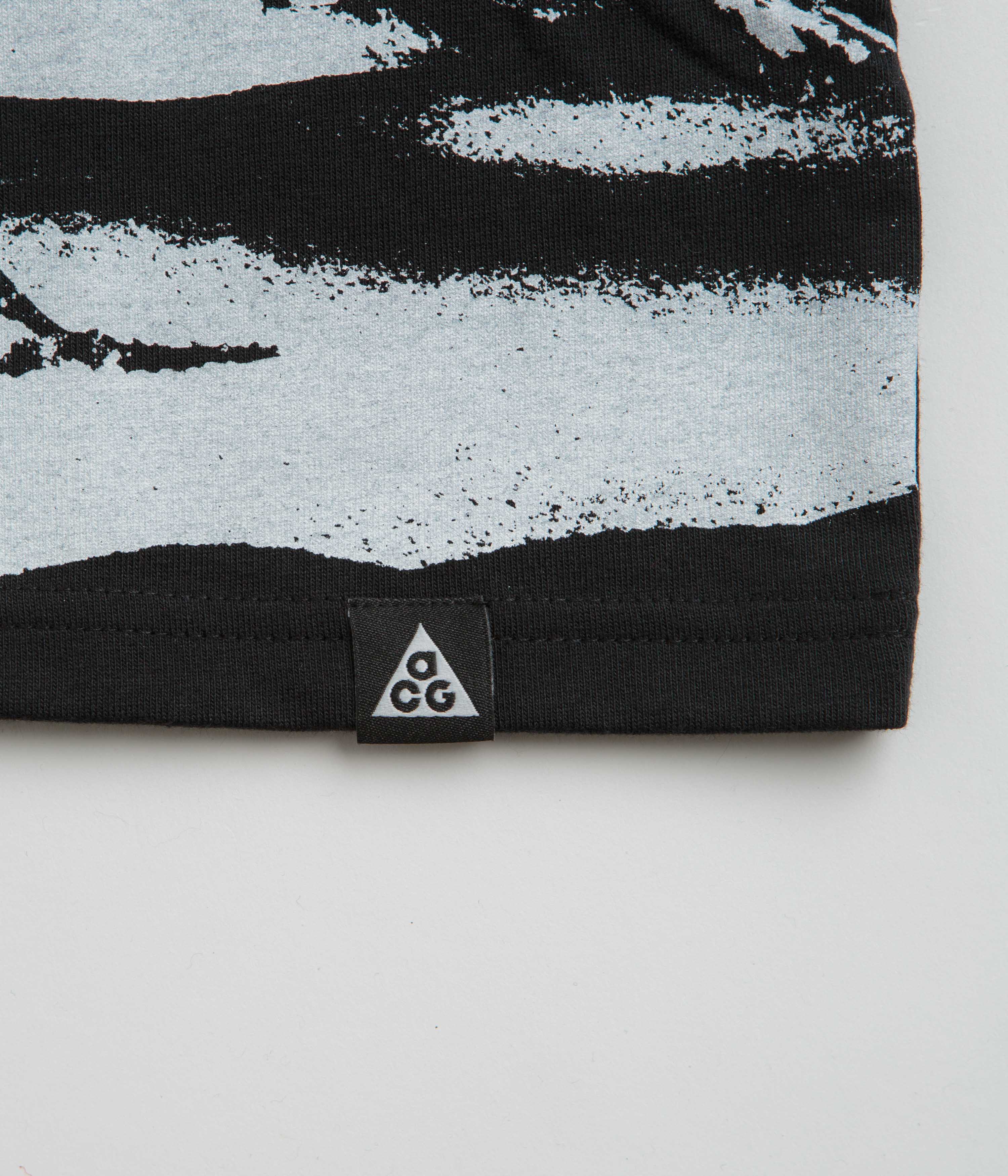 Nike ACG Northern Lights T-Shirt - Black - Image 5