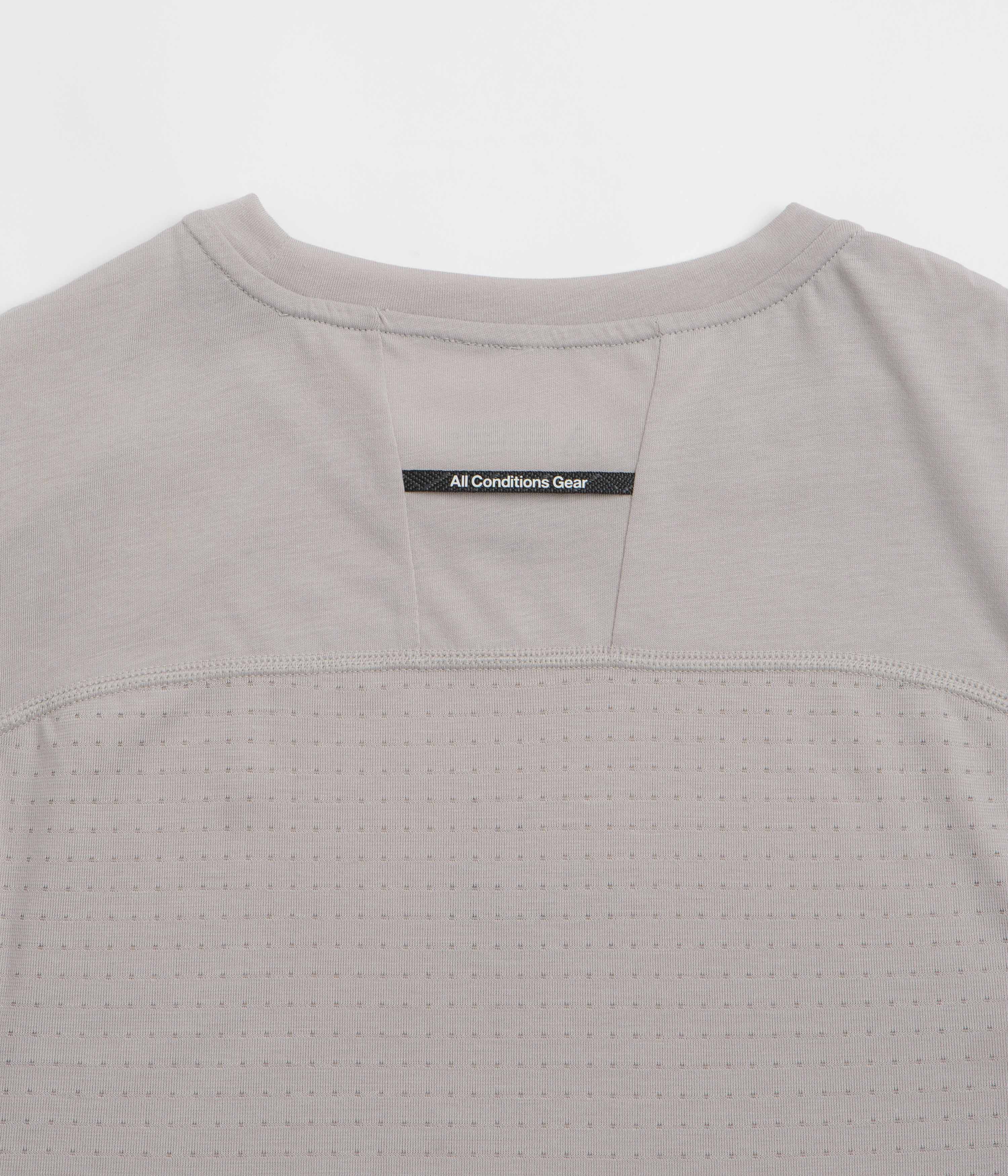 Nike ACG Solar Chase T-Shirt - College Grey / Black / Summit White - Image 6