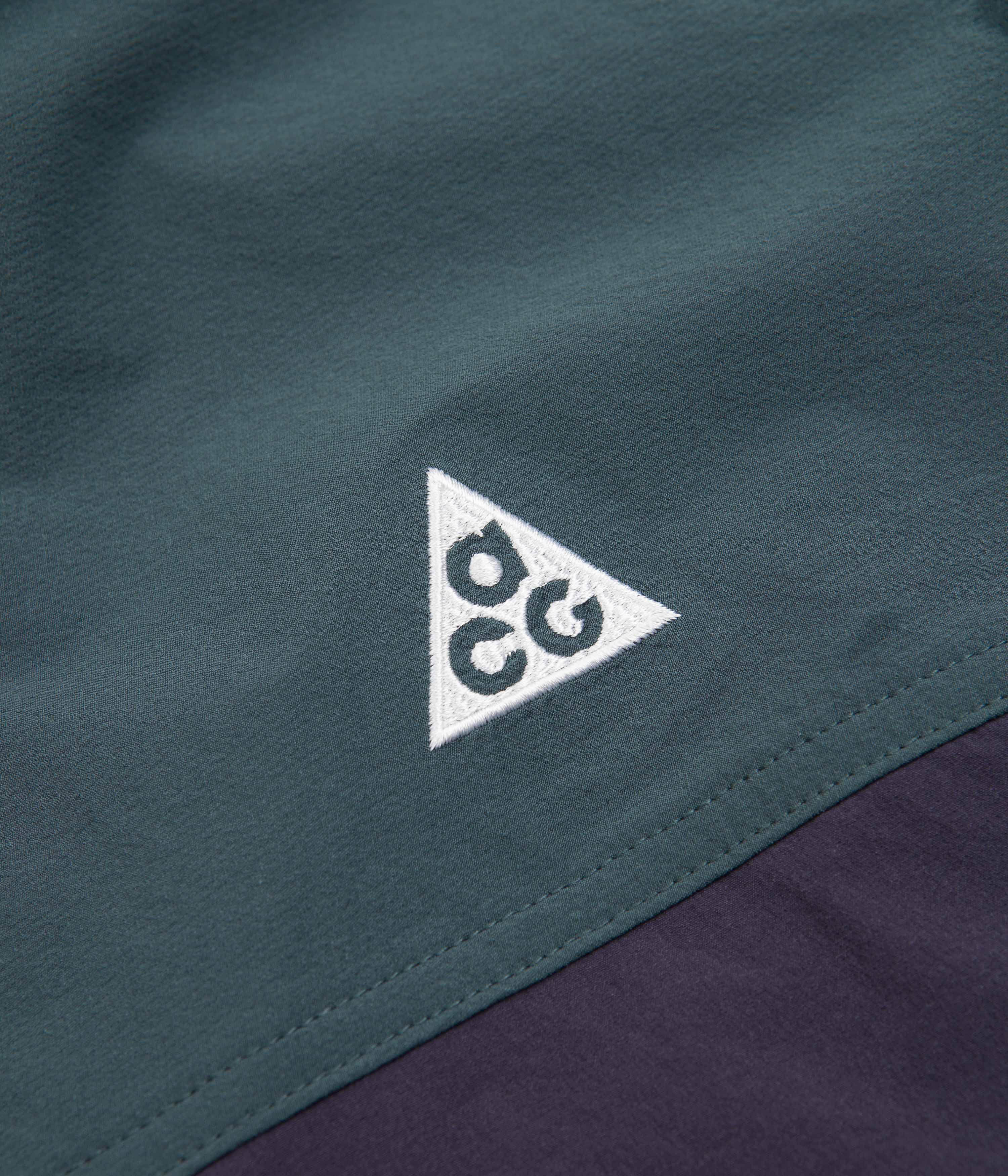 Nike ACG Sun Farer Jacket - Faded Spruce / Gridiron / Black / Summit White - Image 3