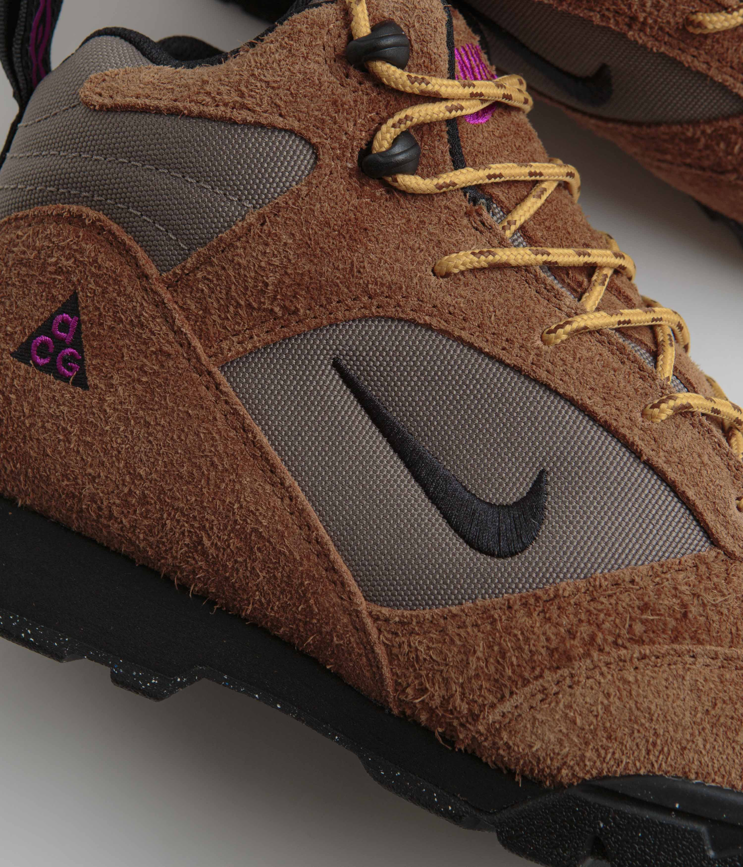 Nike ACG Torre Mid Waterproof Shoes - Pecan / Black - Olive Grey - Red Plum - Image 3