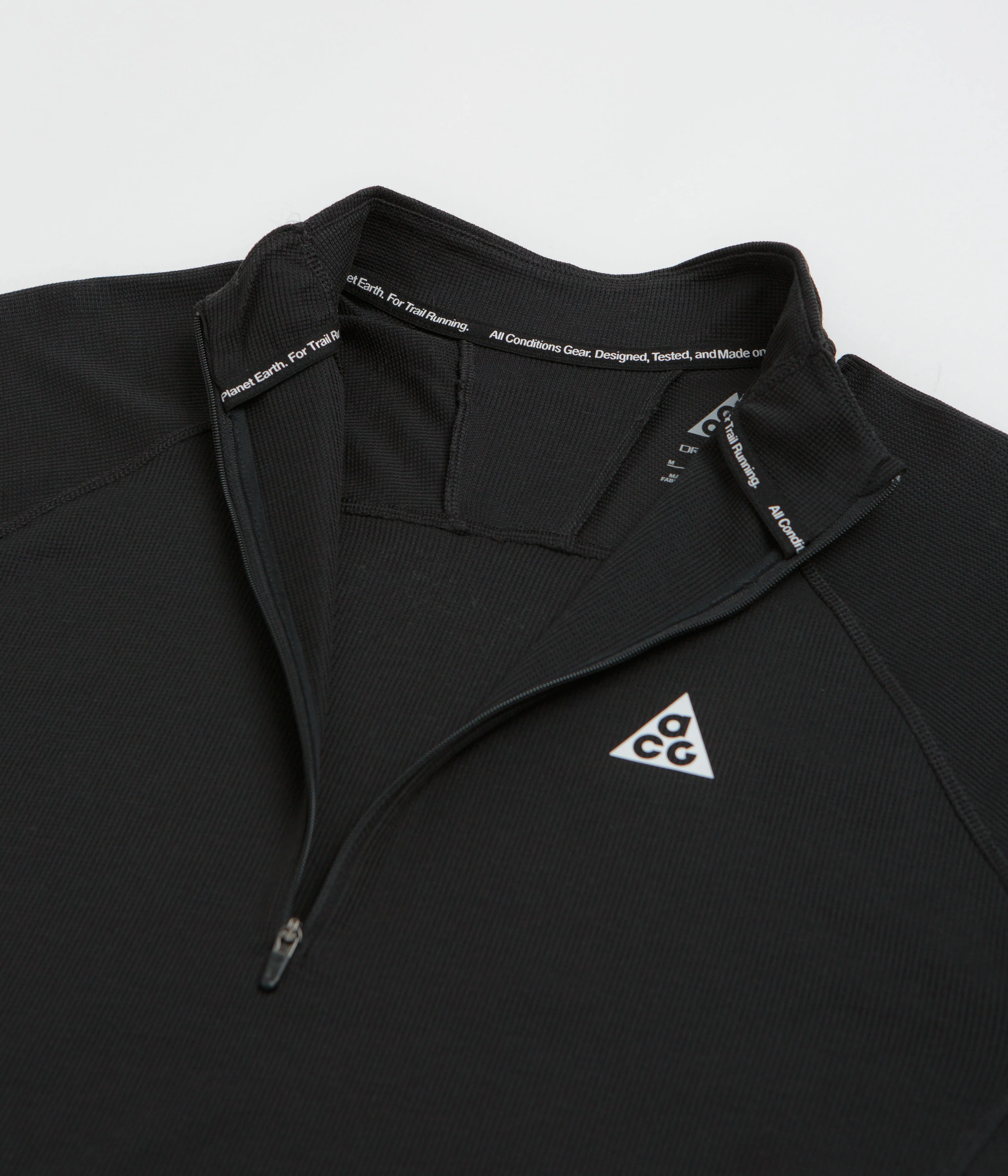 Nike ACG Trail 1/2 Zip Midlayer Sweatshirt - Black / Black / Summit White - Image 4