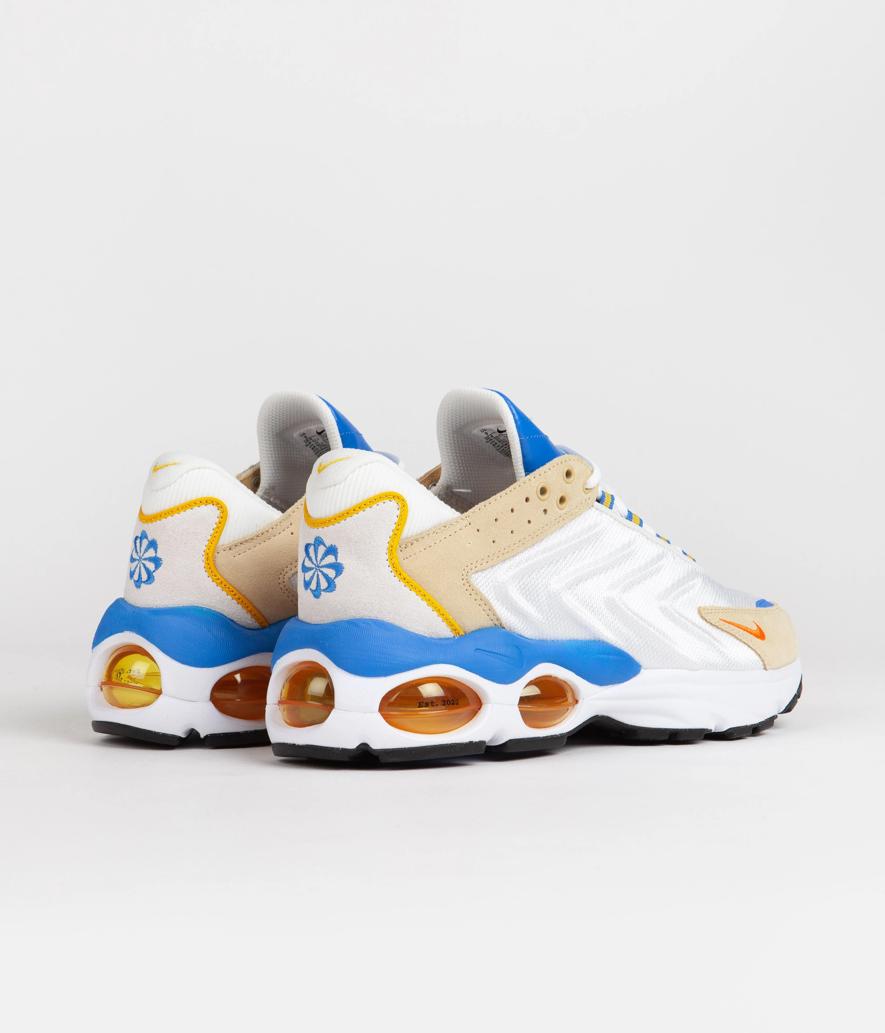 Nike Air Max TW SE Shoes - Summit White / Safety Orange - Sesame - Image 4