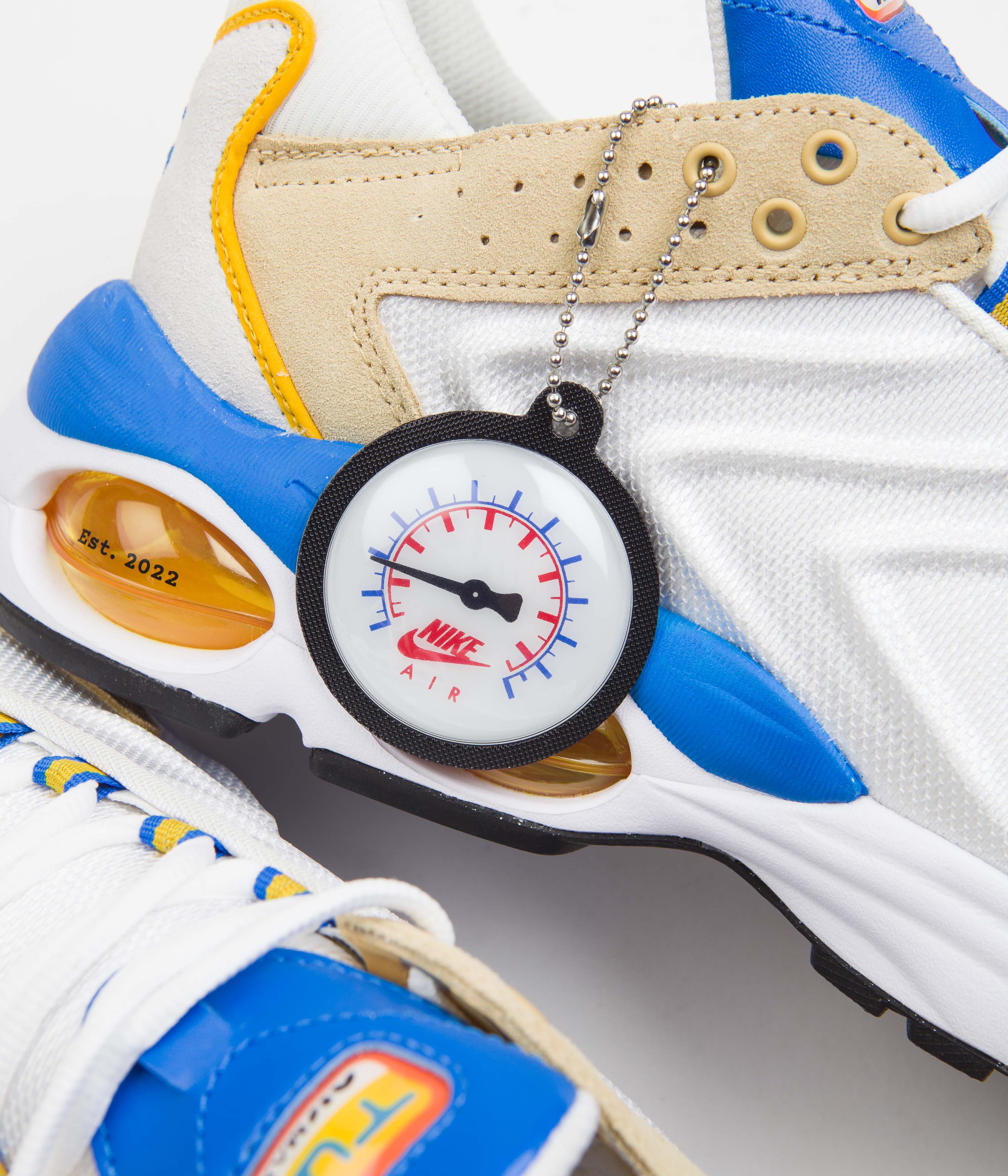 Nike Air Max TW SE Shoes - Summit White / Safety Orange - Sesame - Image 8