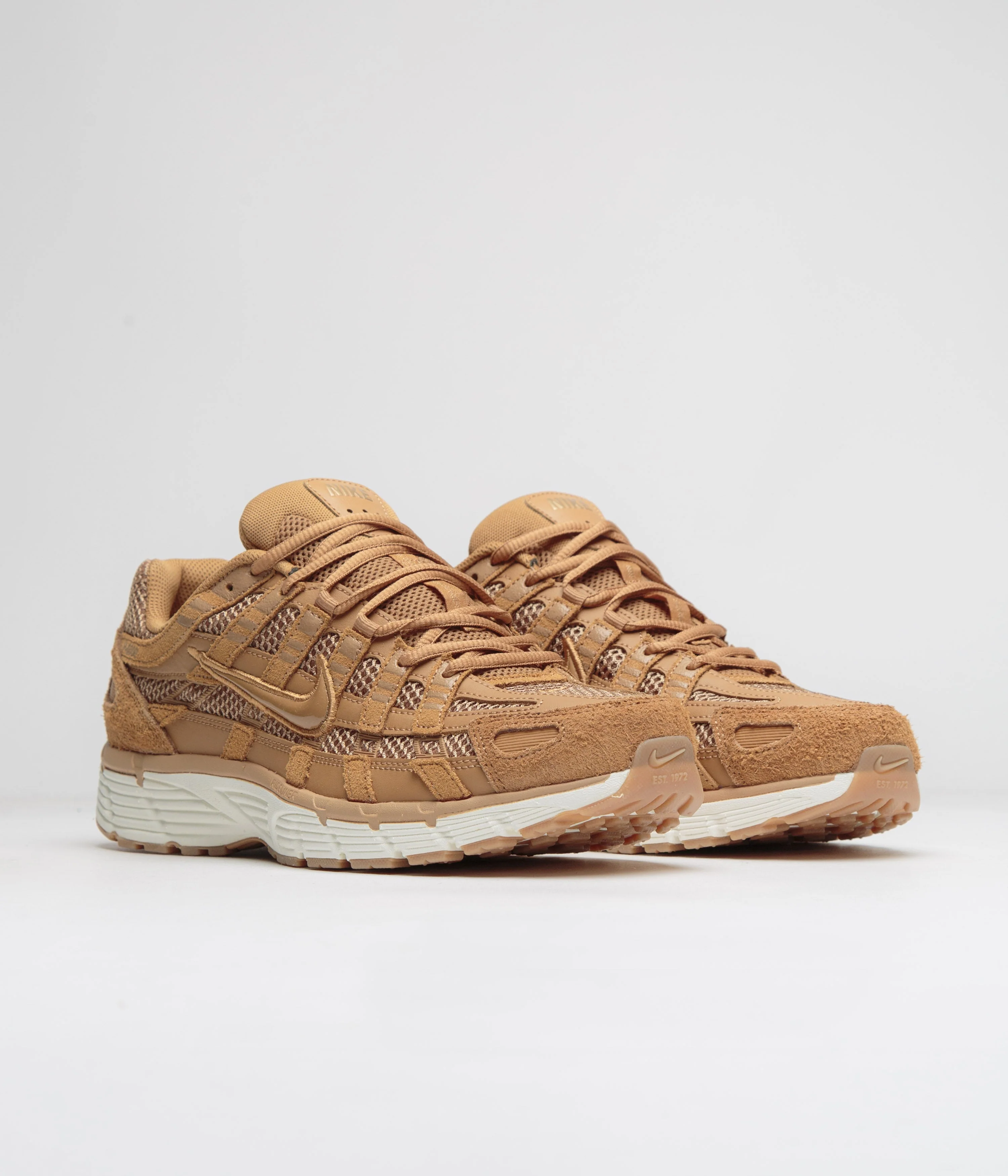 Nike P-6000 SE Shoes - Flax / Flax - Metallic Gold - Sail - Image 2