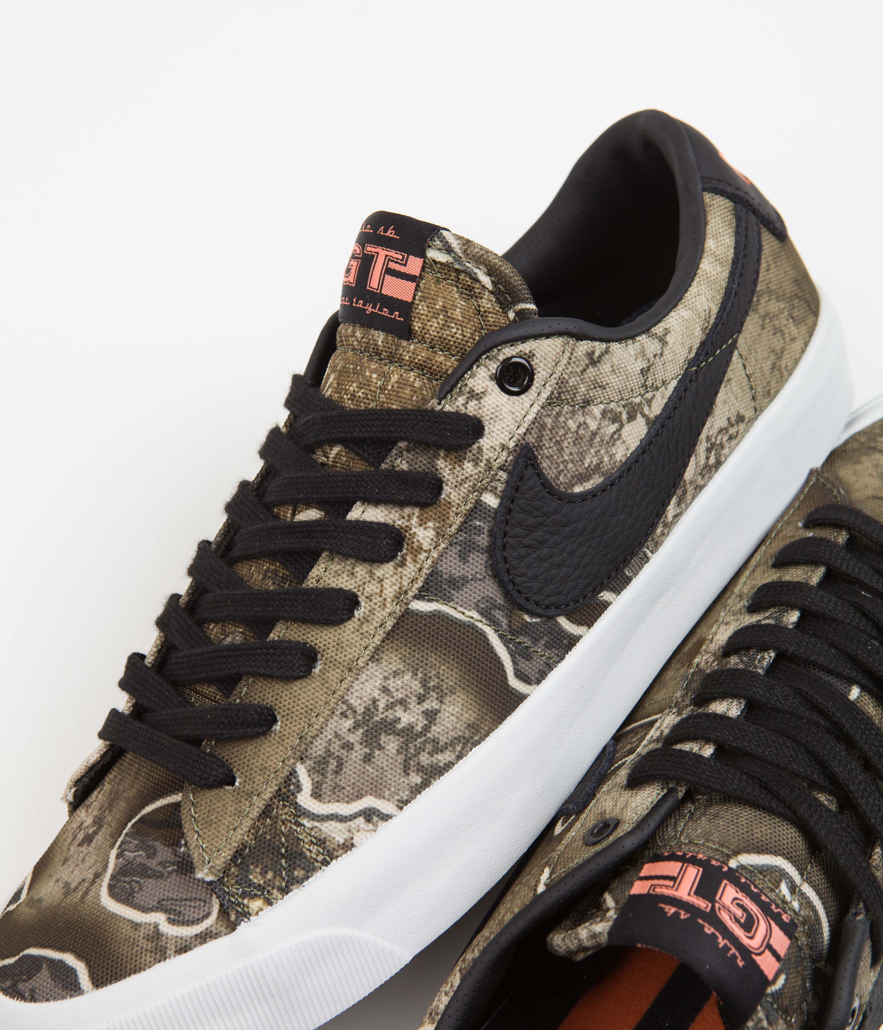 Nike SB Blazer Low Pro GT Premium Shoes - Black / Safety Orange - Black - Photon Dust - Image 3