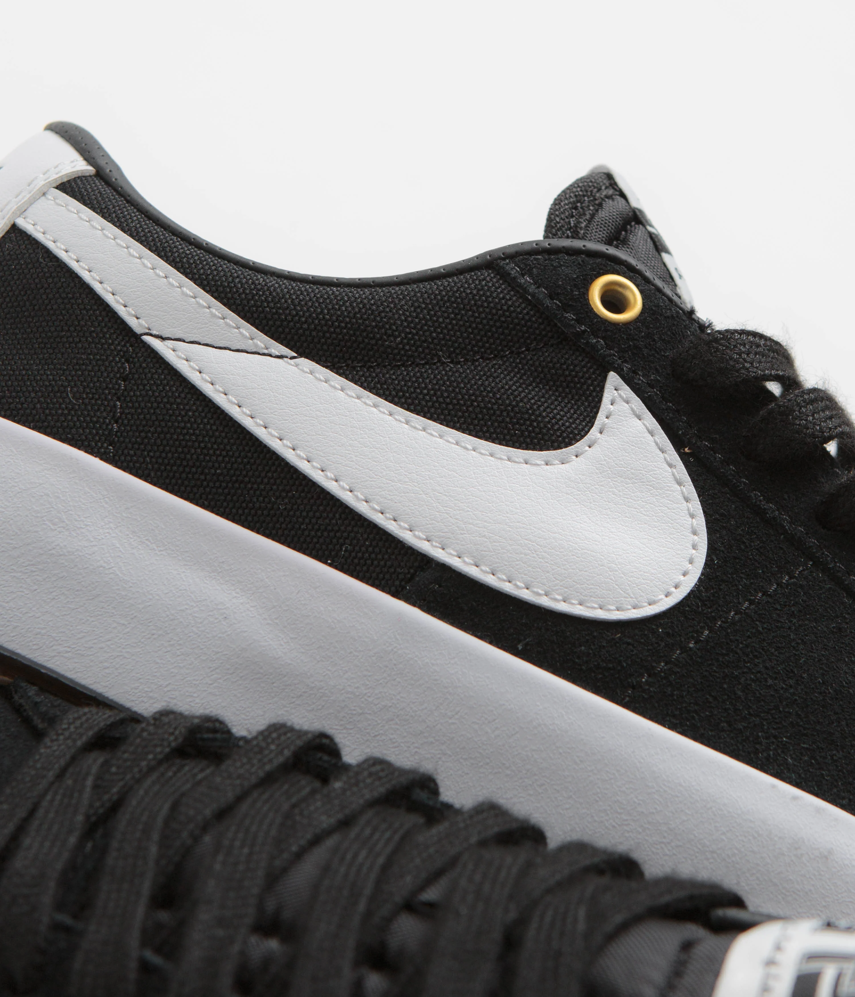 Nike SB Blazer Low Pro GT Shoes - Black / White - Black - Gum Light Brown - Image 3