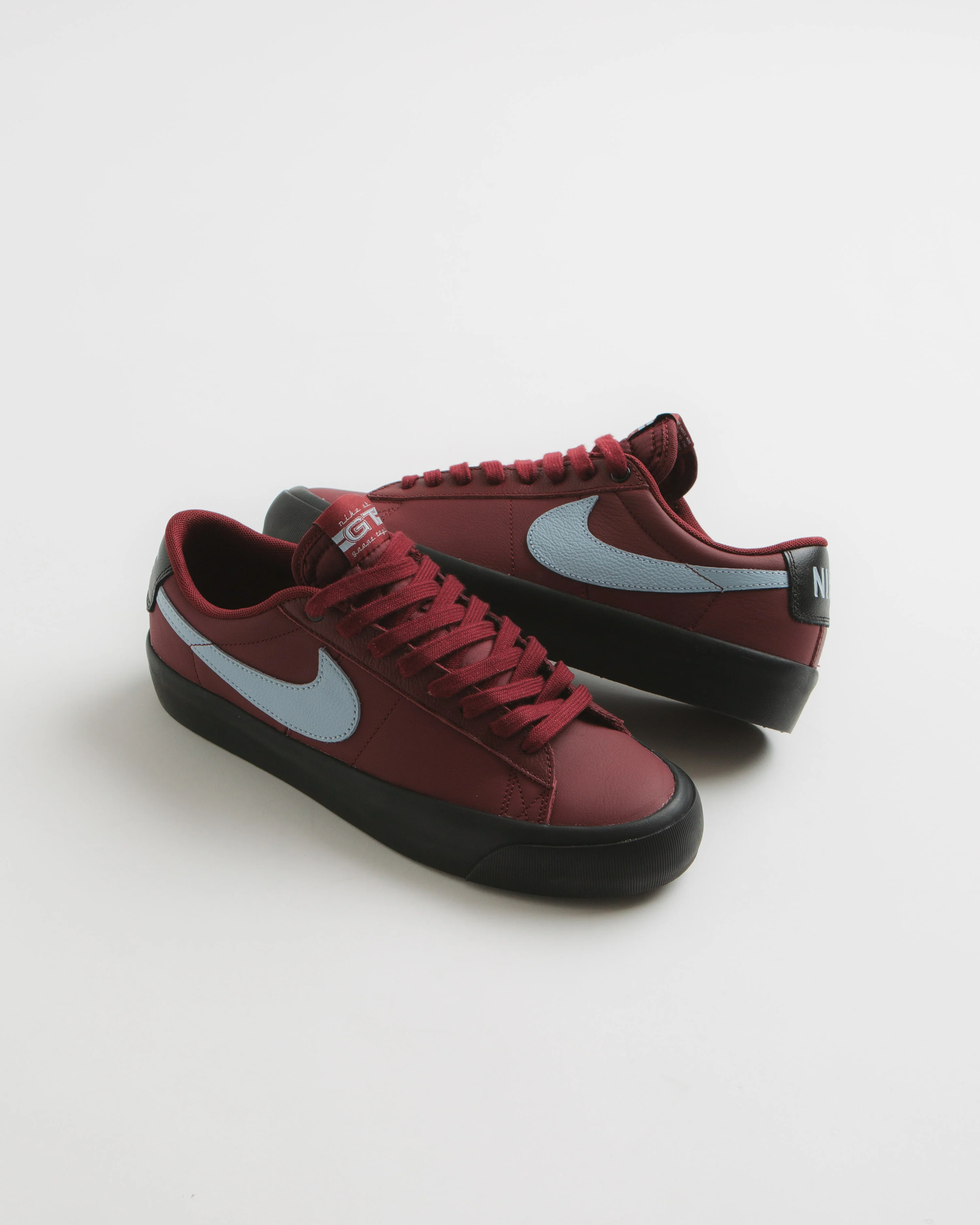Nike SB Blazer Low Pro GT Shoes - Dark Team Red / Light Armory Blue - Image 2