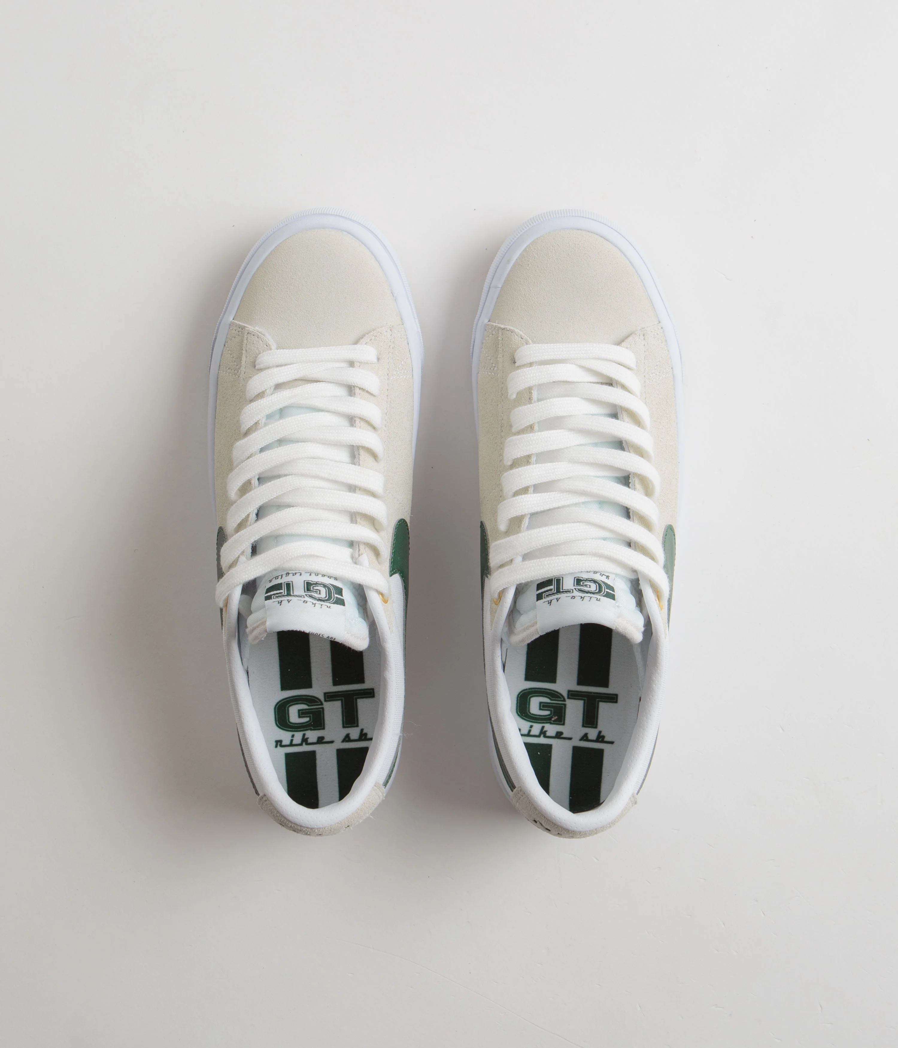 Nike SB Blazer Low Pro GT Shoes - White / Fir - White - Gum Light Brown - Image 7