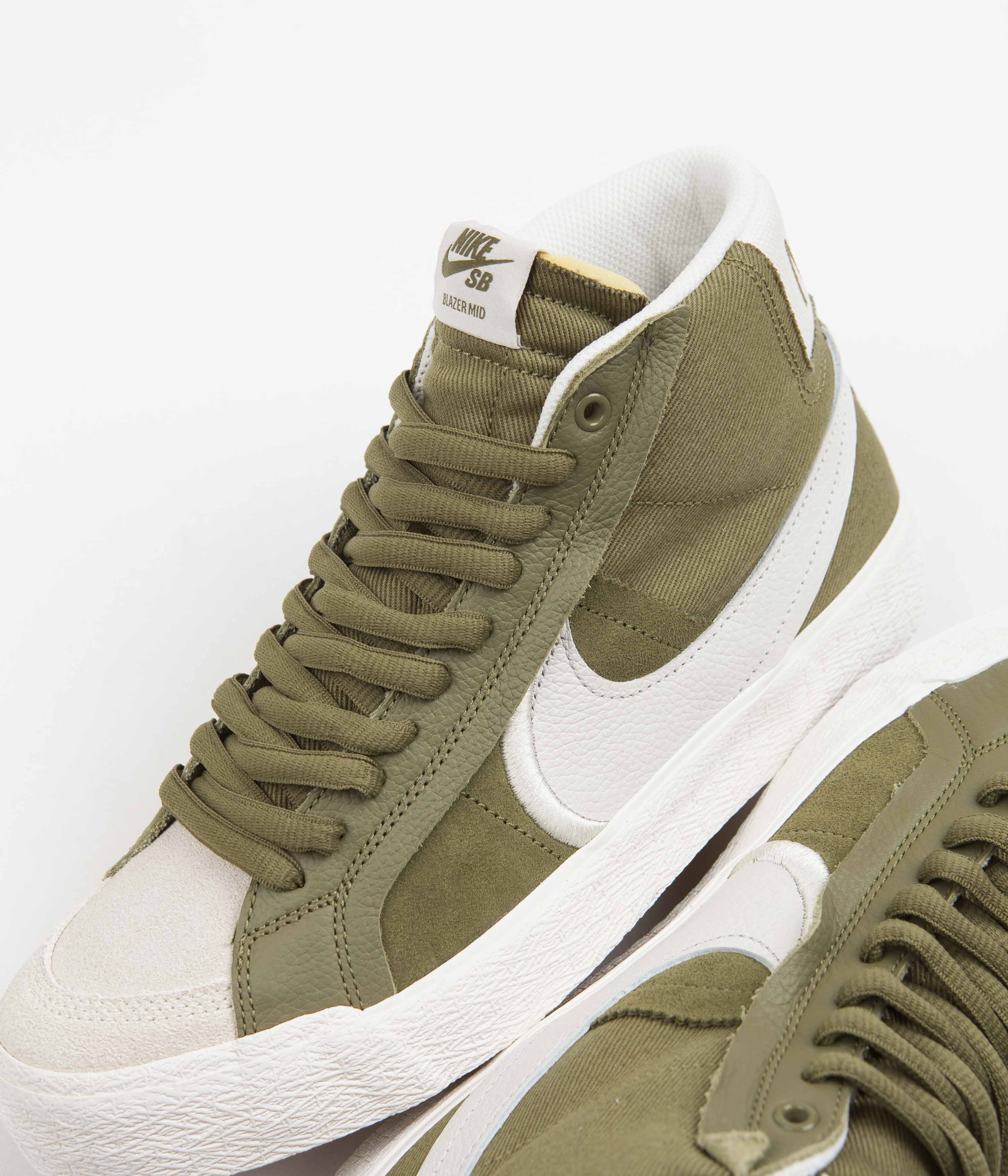 Nike SB Blazer Mid Premium Plus Shoes - Pilgrim / Phantom - Image 3